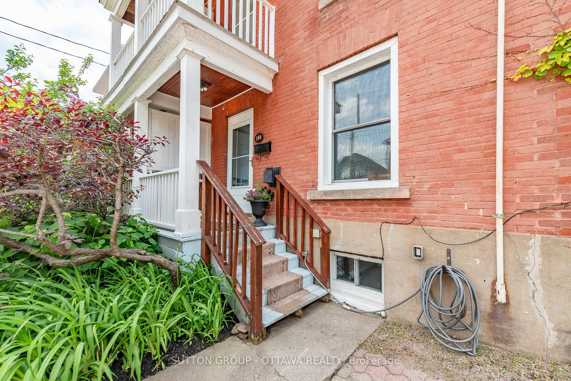 Photo 2 of 186 Mcgillivray Street, Ottawa, Ottawa East — HOMEH