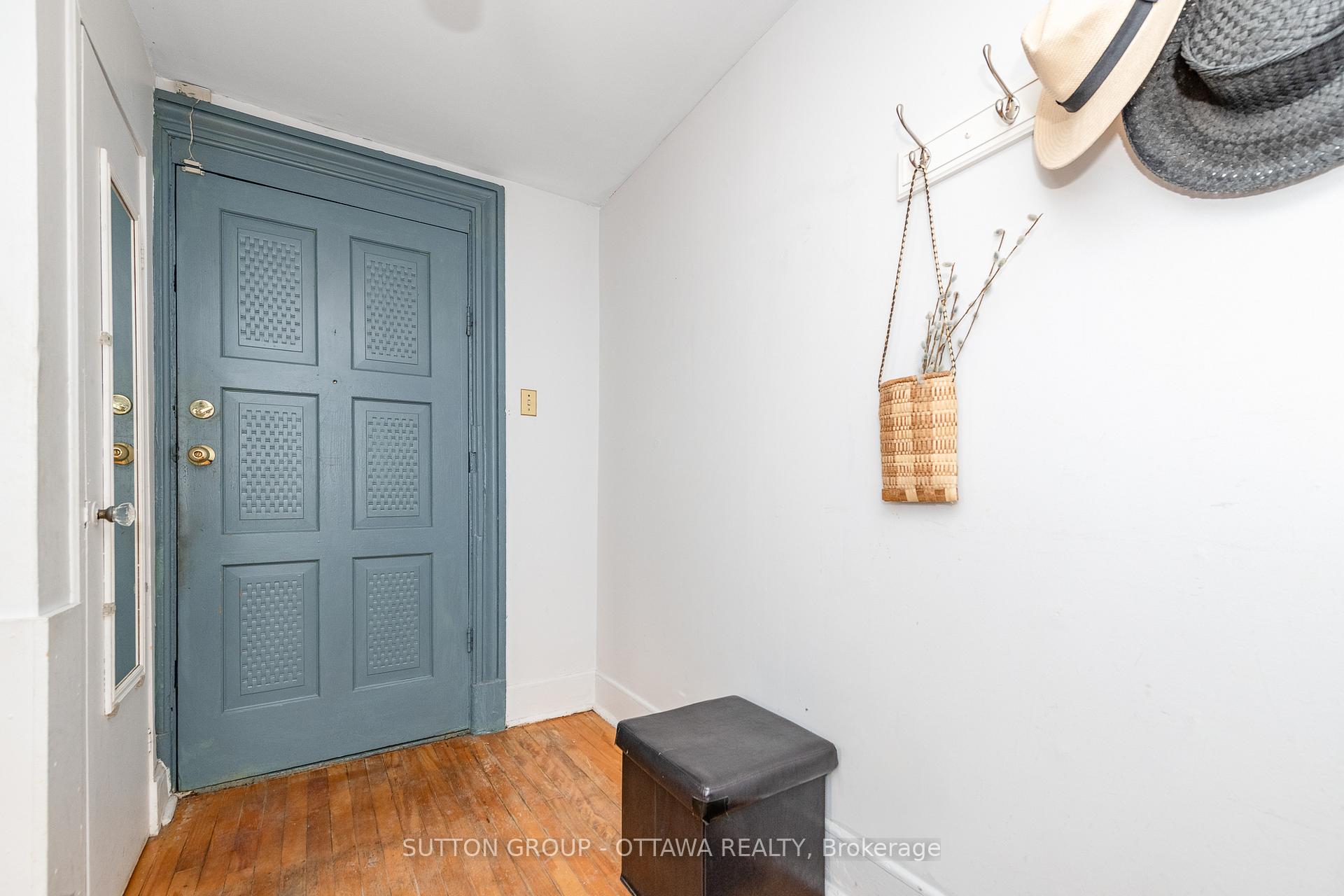 Photo 4 of 186 Mcgillivray Street, Ottawa, Ottawa East — HOMEH