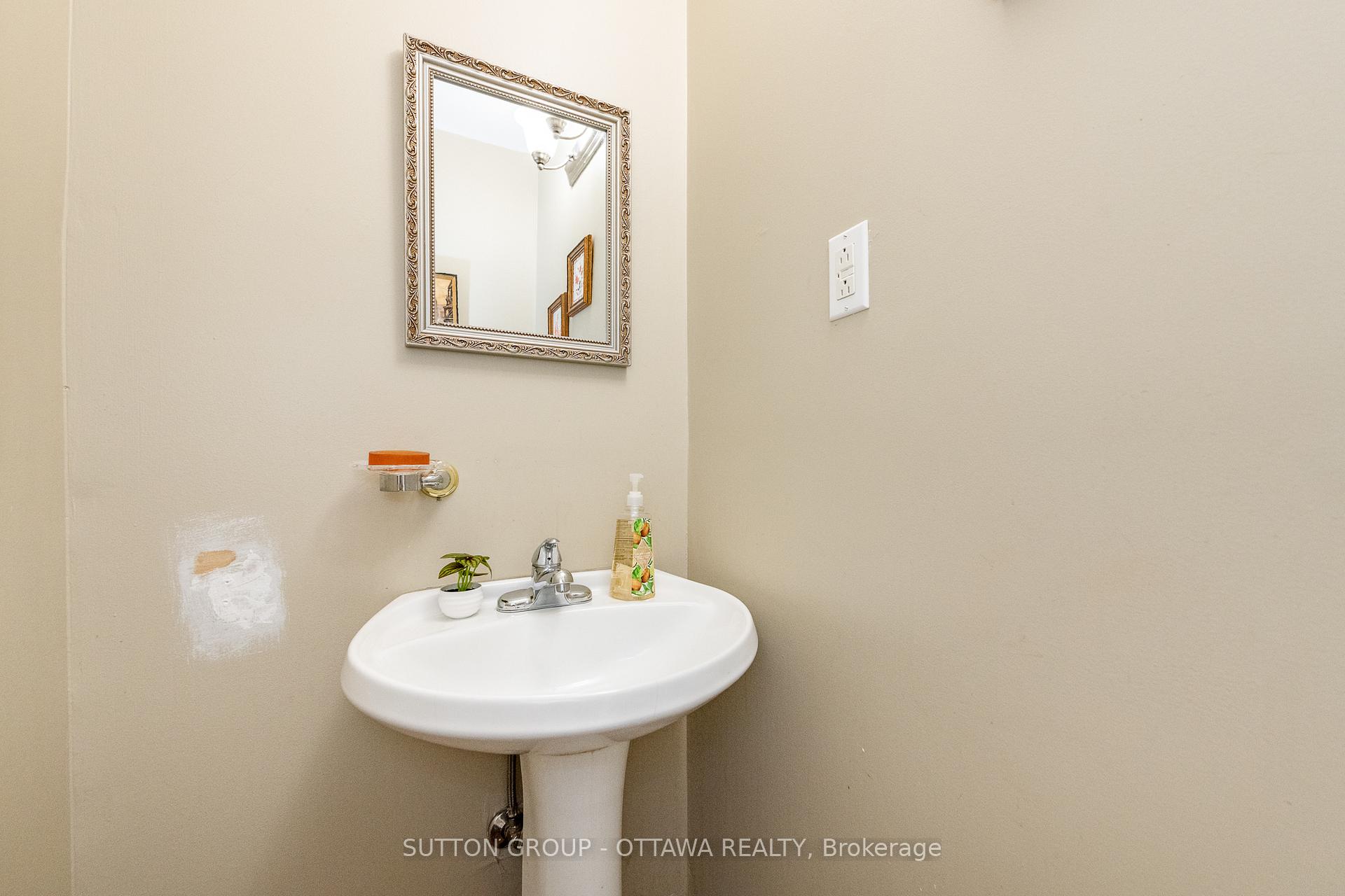 Photo 12 of 186 Mcgillivray Street, Ottawa, Ottawa East — HOMEH