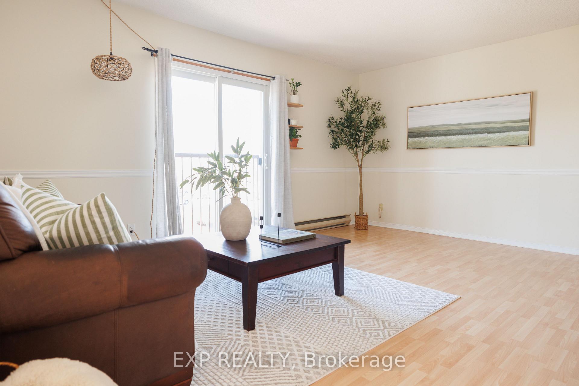 Photo 3 of Unit 10, 325 Northlake Drive, Waterloo, North Lakeshore — HOMEH