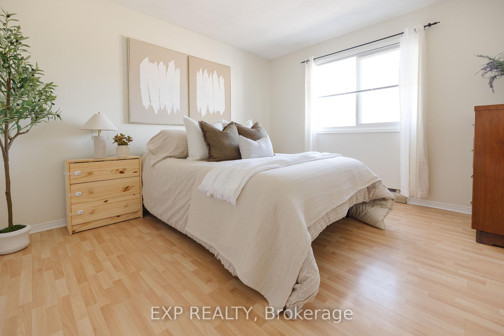 Photo 10 of Unit 10, 325 Northlake Drive, Waterloo, North Lakeshore — HOMEH