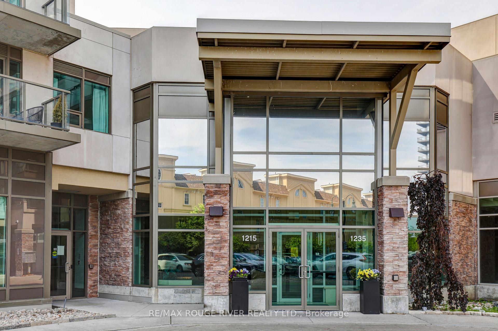 Photo 2 of Unit 1501, 1235 Bayly Street, Pickering, Bay Ridges — HOMEH
