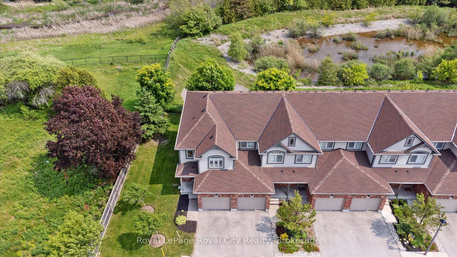 Photo 3 of Unit 17, 355 Macalister Boulevard, Guelph, Kortright East — HOMEH