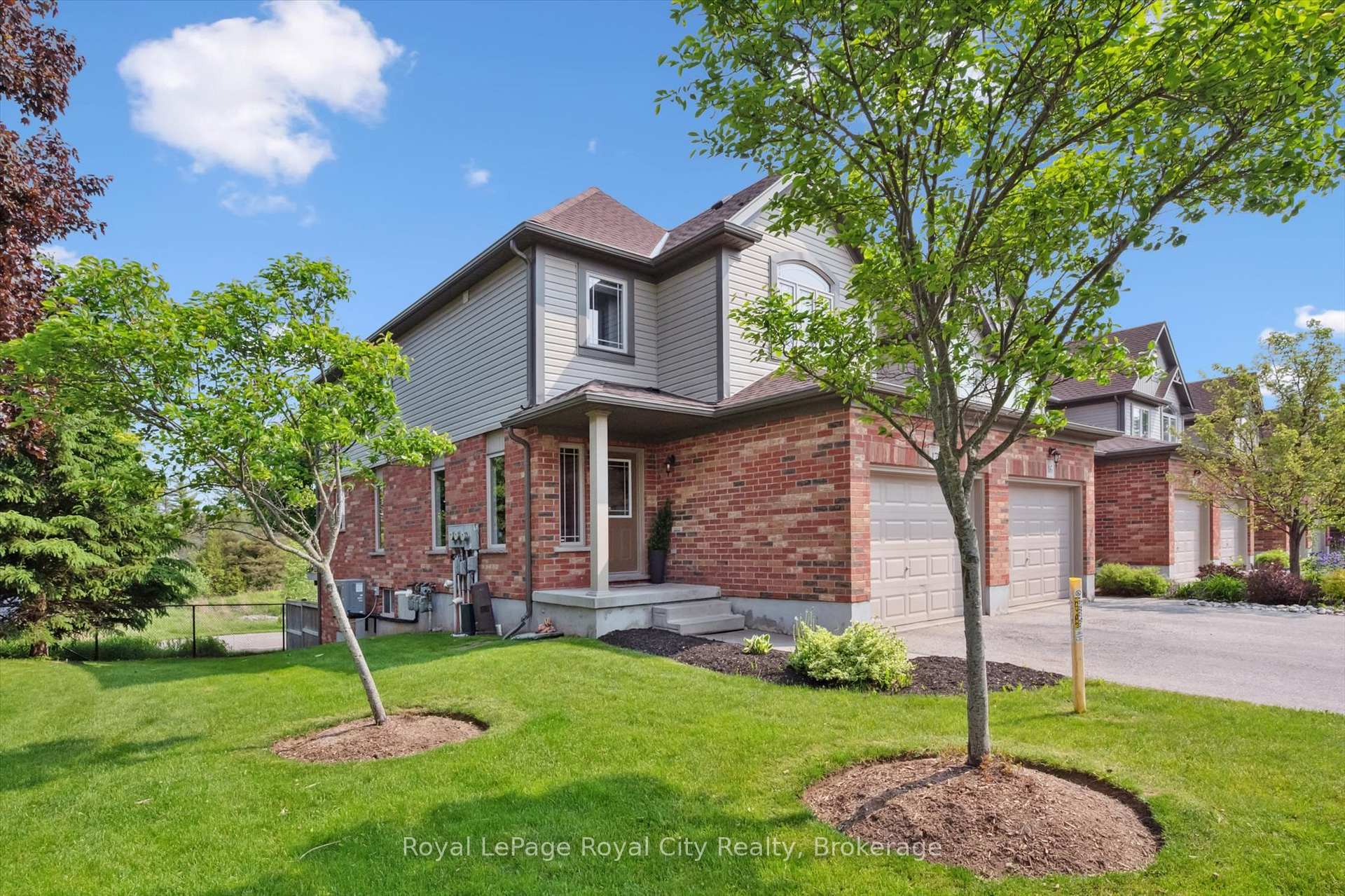 Photo 6 of Unit 17, 355 Macalister Boulevard, Guelph, Kortright East — HOMEH