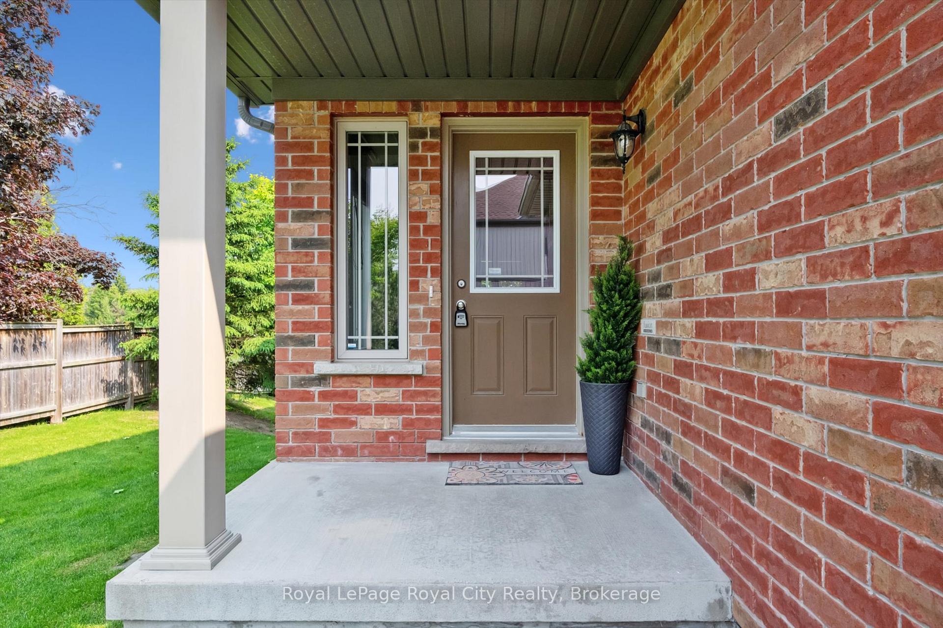 Photo 7 of Unit 17, 355 Macalister Boulevard, Guelph, Kortright East — HOMEH