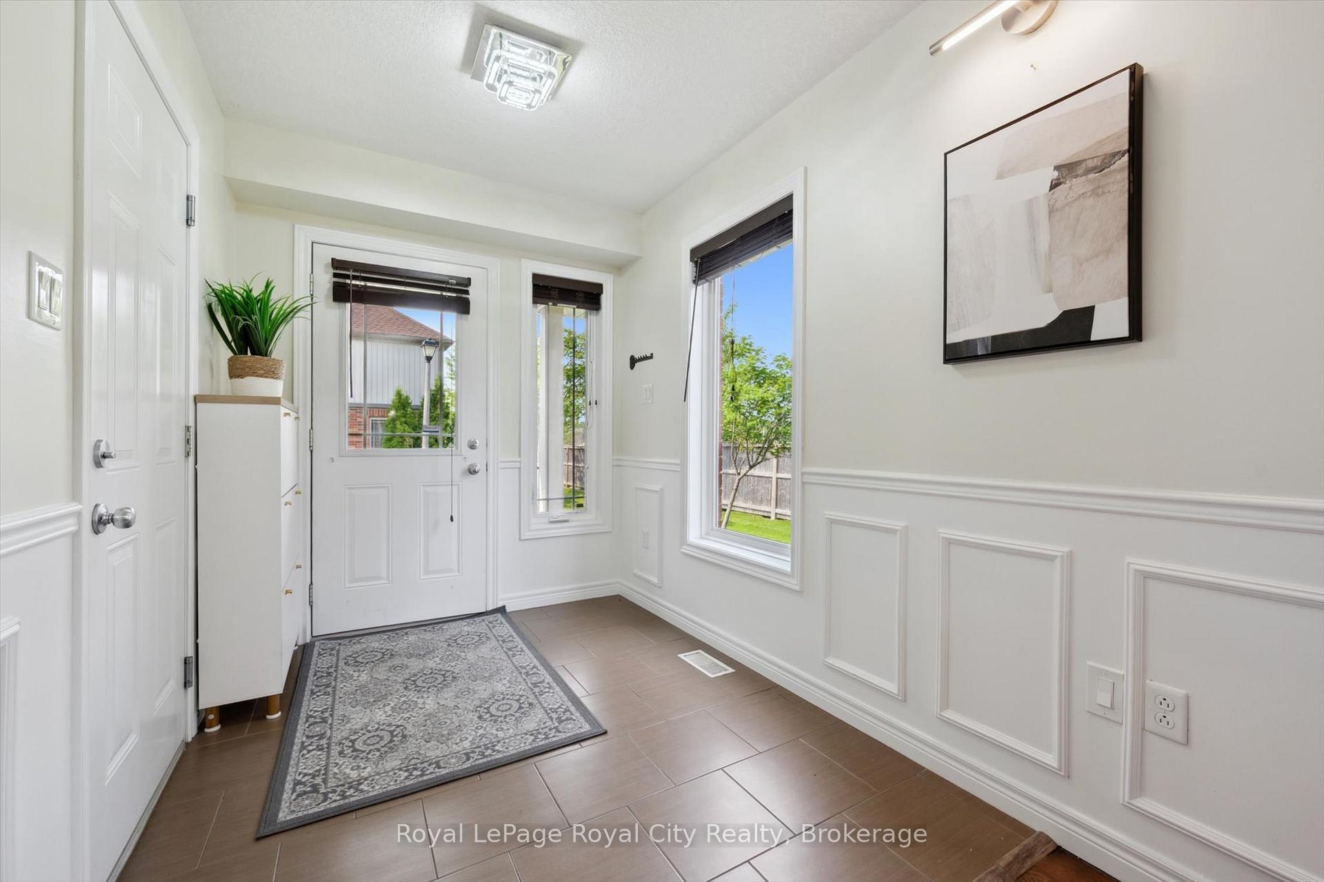 Photo 8 of Unit 17, 355 Macalister Boulevard, Guelph, Kortright East — HOMEH