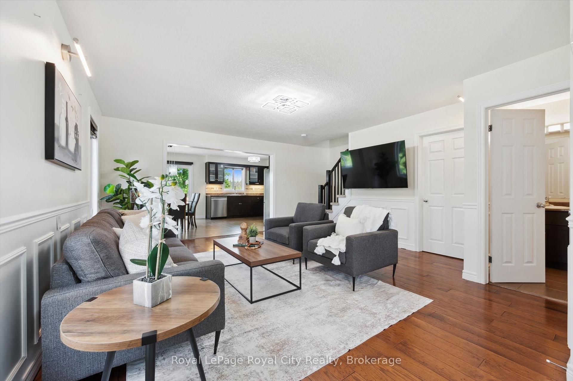 Photo 9 of Unit 17, 355 Macalister Boulevard, Guelph, Kortright East — HOMEH