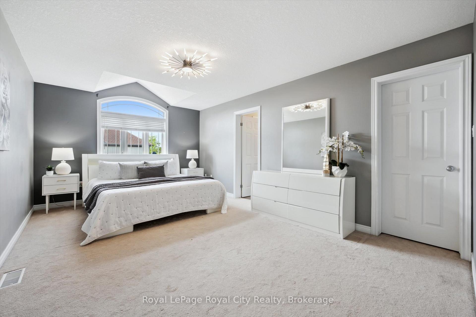 Photo 24 of Unit 17, 355 Macalister Boulevard, Guelph, Kortright East — HOMEH
