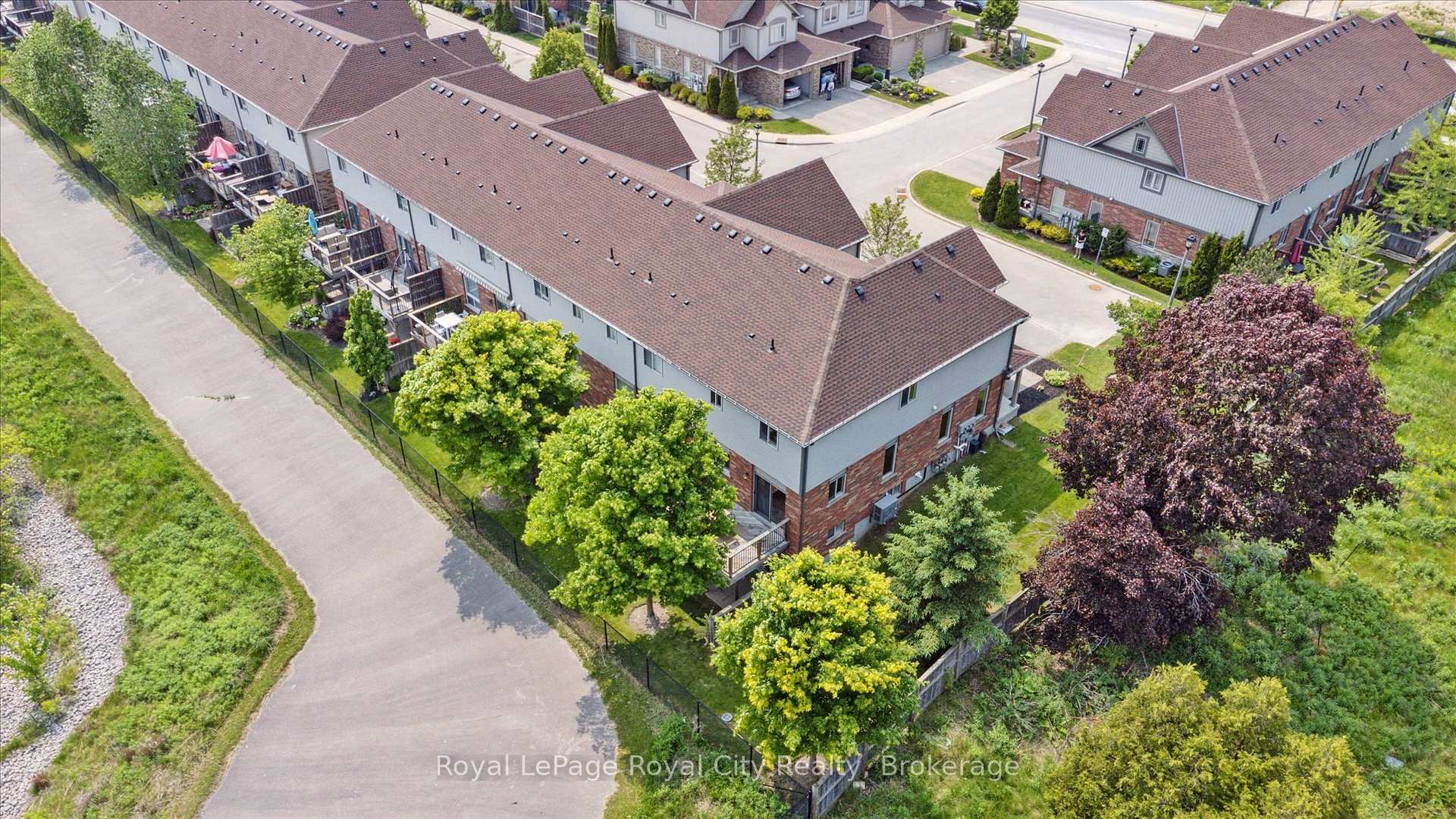 Photo 37 of Unit 17, 355 Macalister Boulevard, Guelph, Kortright East — HOMEH