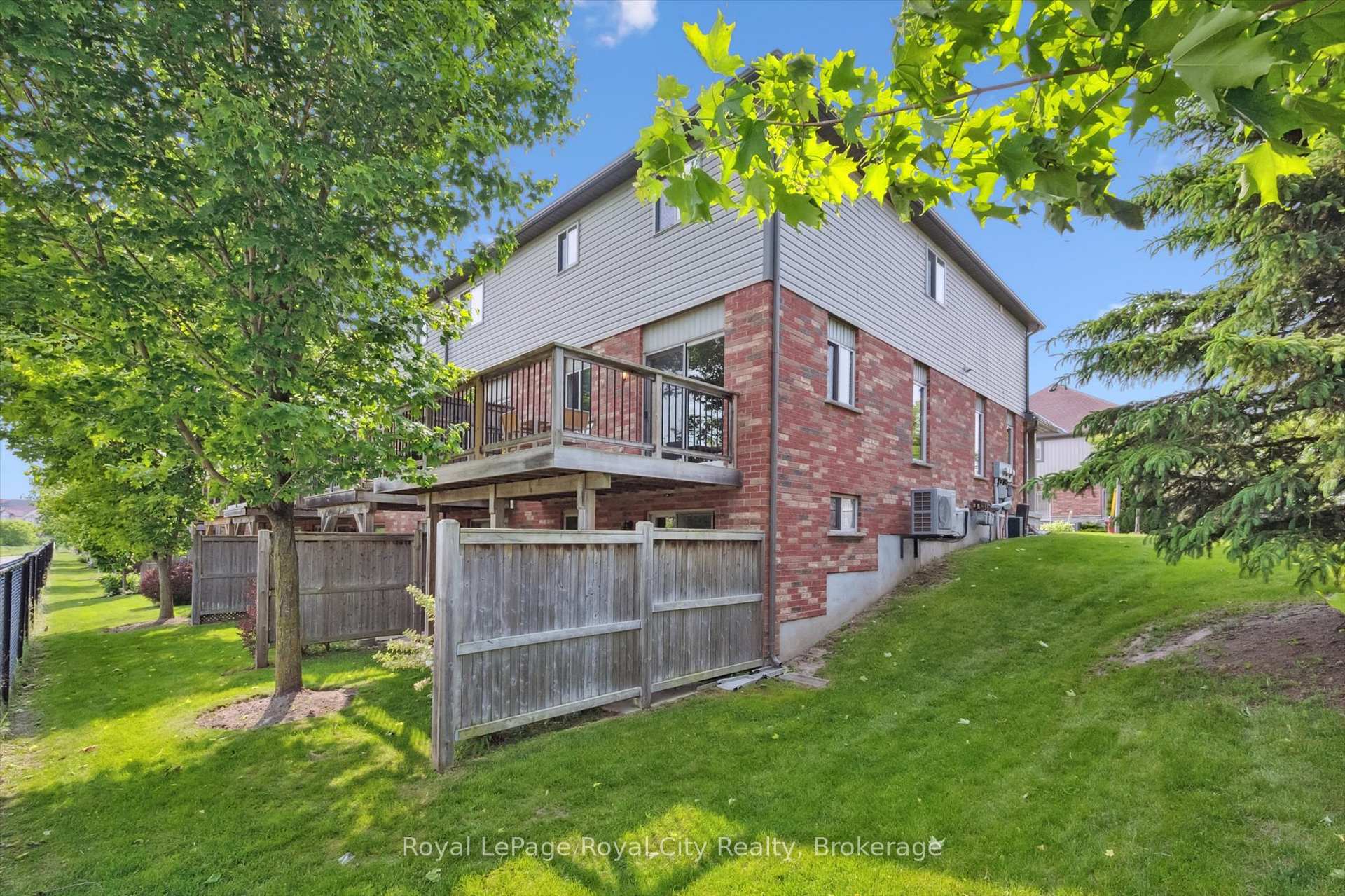 Photo 39 of Unit 17, 355 Macalister Boulevard, Guelph, Kortright East — HOMEH