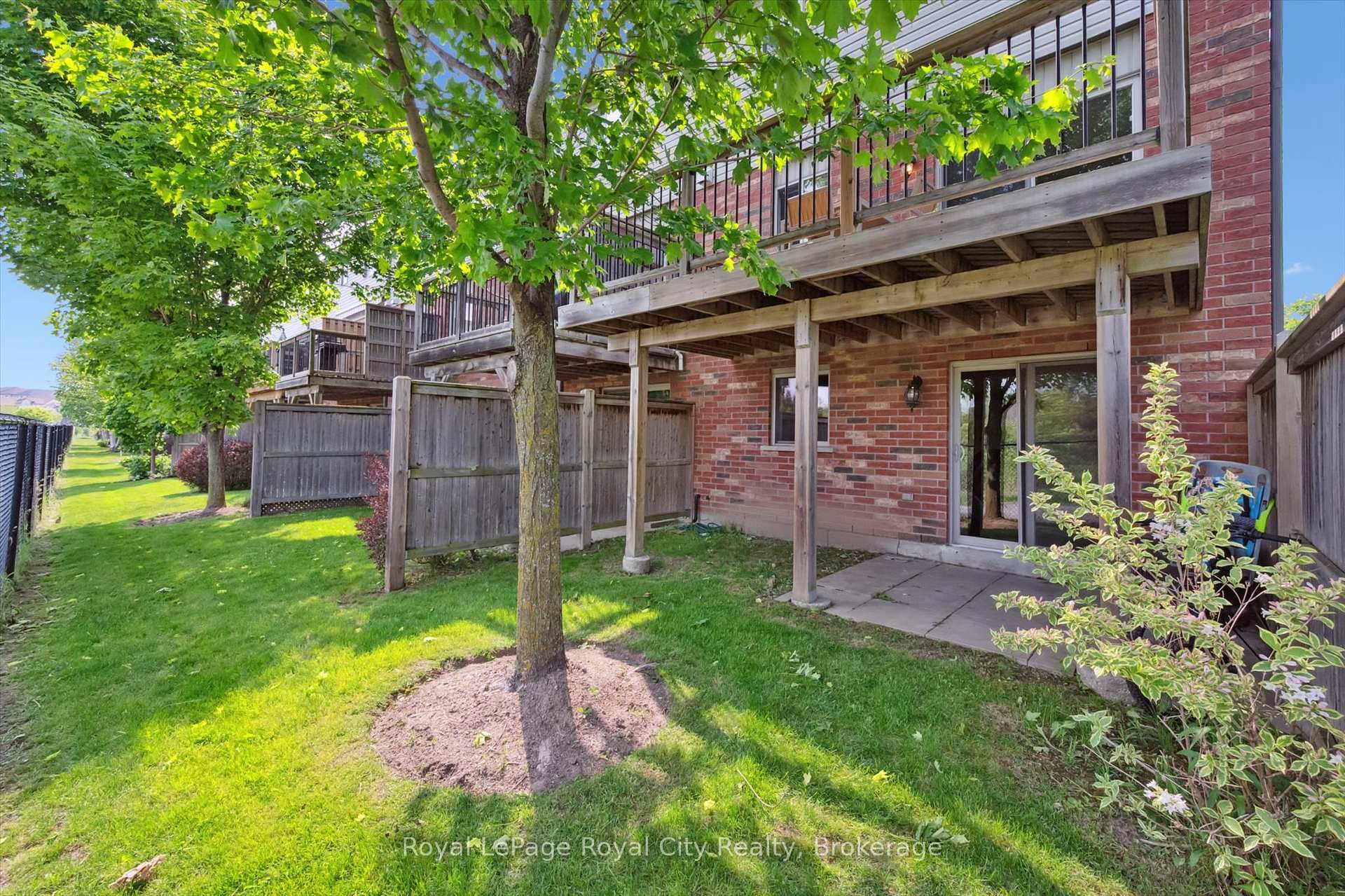 Photo 40 of Unit 17, 355 Macalister Boulevard, Guelph, Kortright East — HOMEH