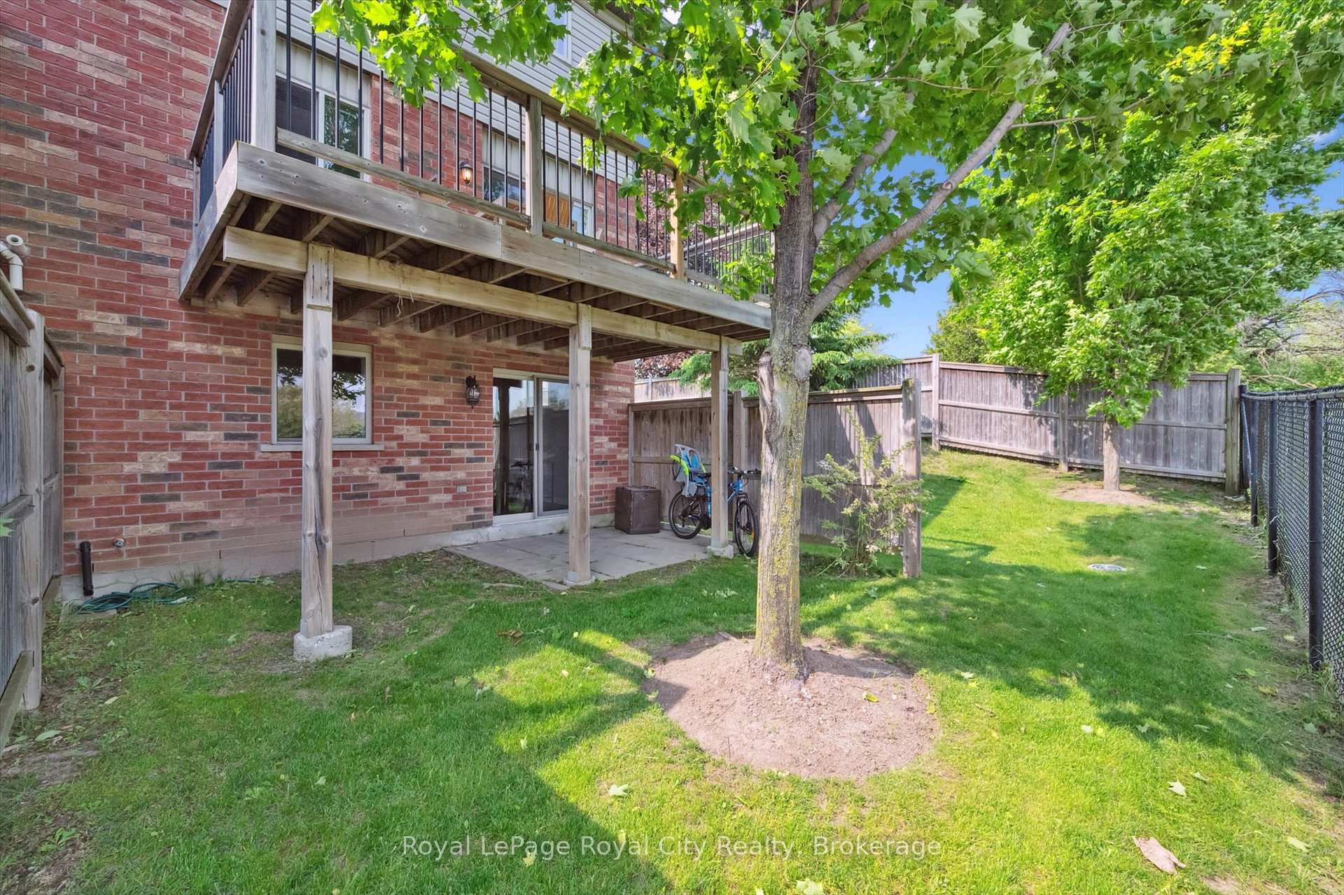 Photo 42 of Unit 17, 355 Macalister Boulevard, Guelph, Kortright East — HOMEH