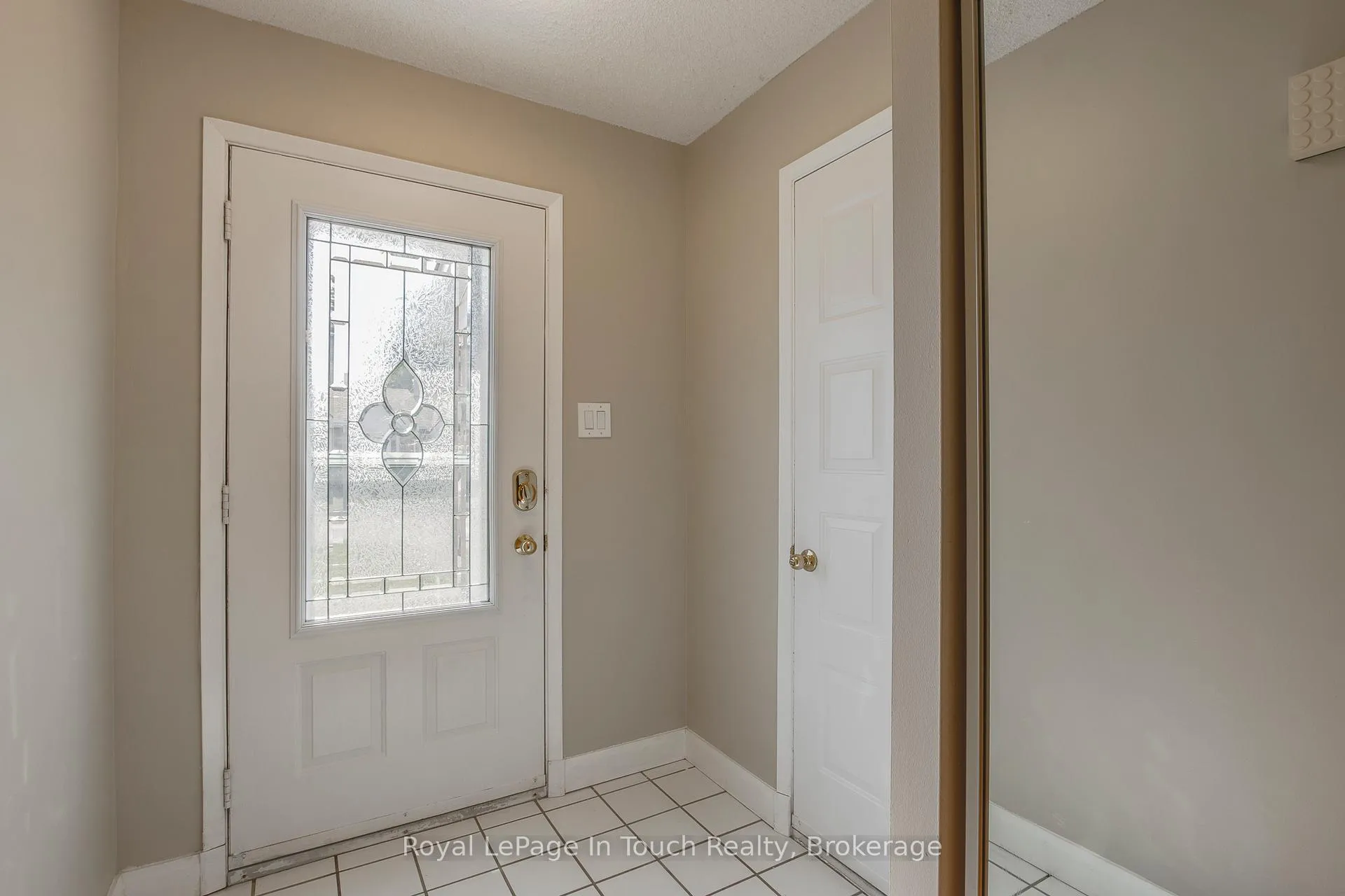 Photo 10 of Unit 32, 696 King Street, Midland — HOMEH