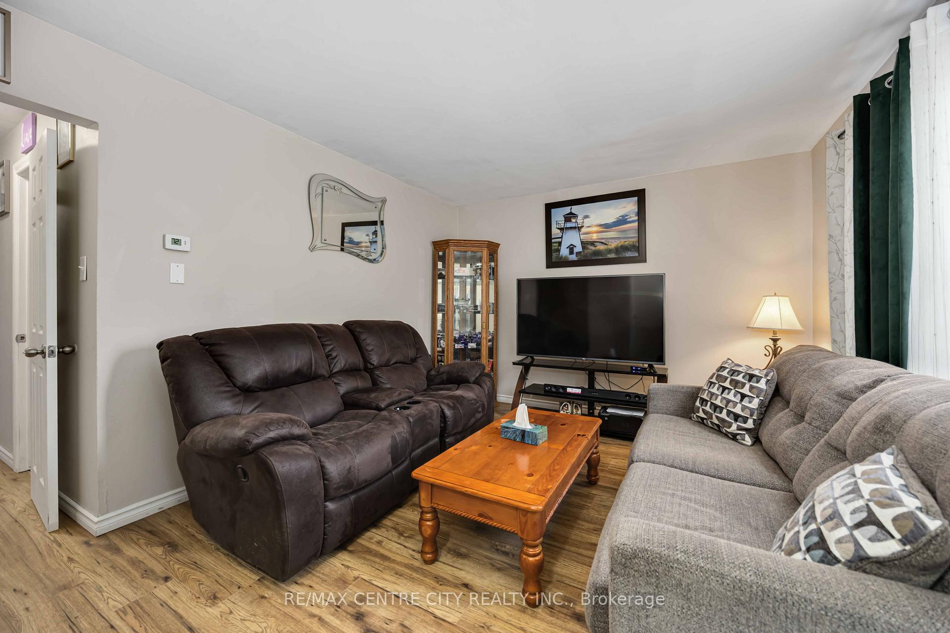 Photo 24 of Unit 81, 348 Cameron Street, St. Clair — HOMEH