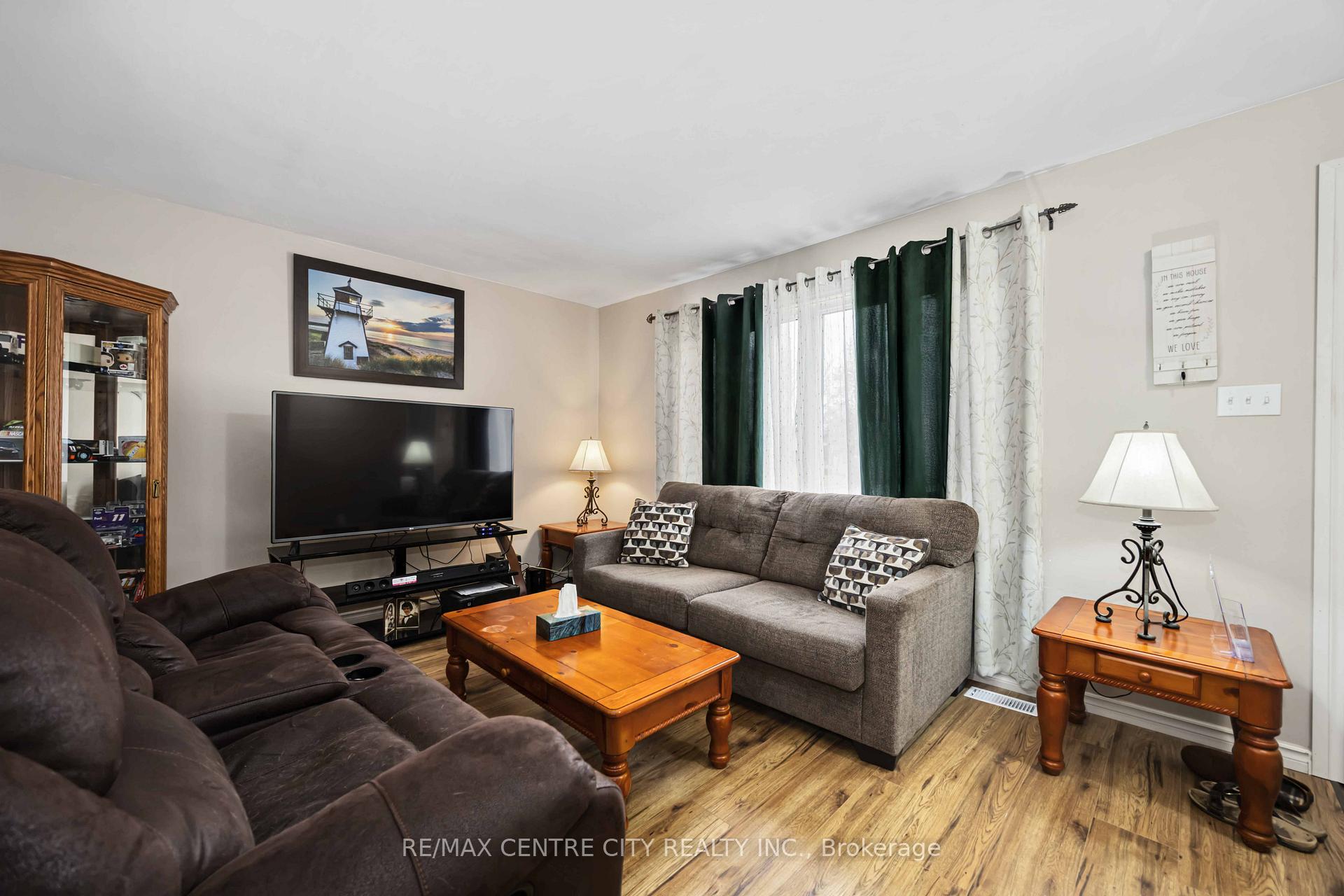 Photo 26 of Unit 81, 348 Cameron Street, St. Clair — HOMEH