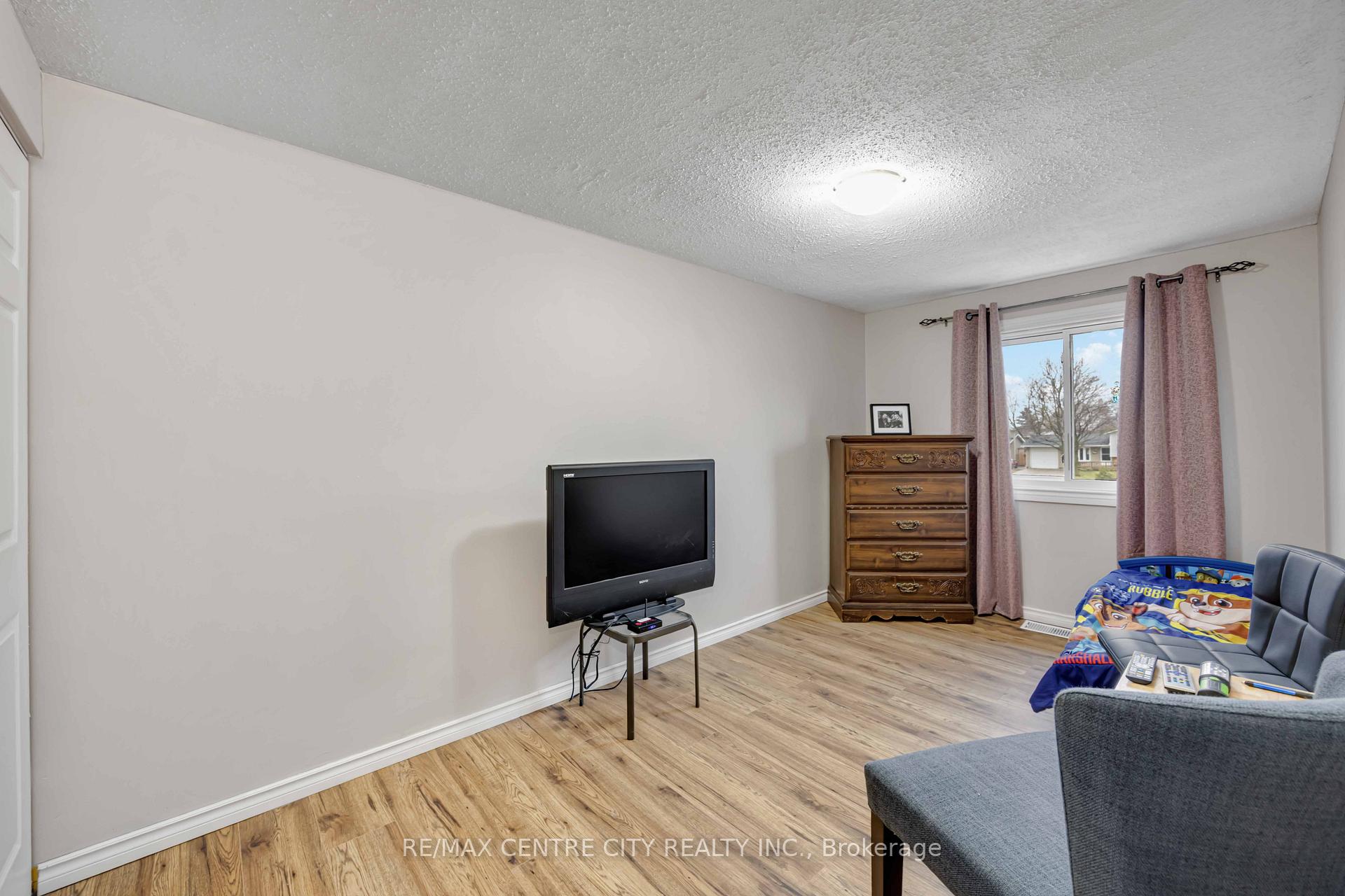 Photo 41 of Unit 81, 348 Cameron Street, St. Clair — HOMEH