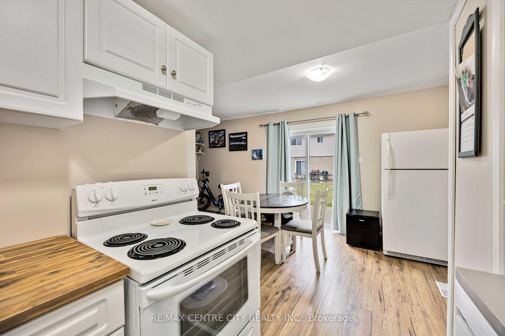 Photo 13 of Unit 81, 348 Cameron Street, St. Clair — HOMEH
