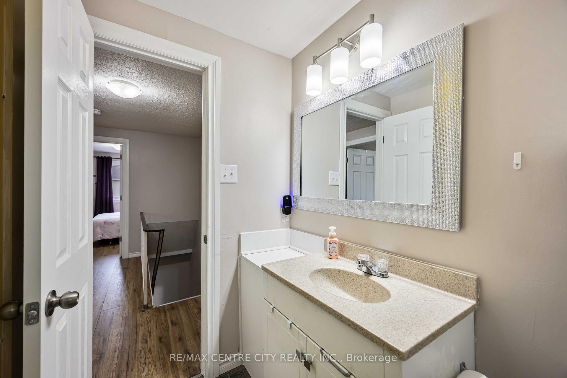 Photo 21 of Unit 81, 348 Cameron Street, St. Clair — HOMEH