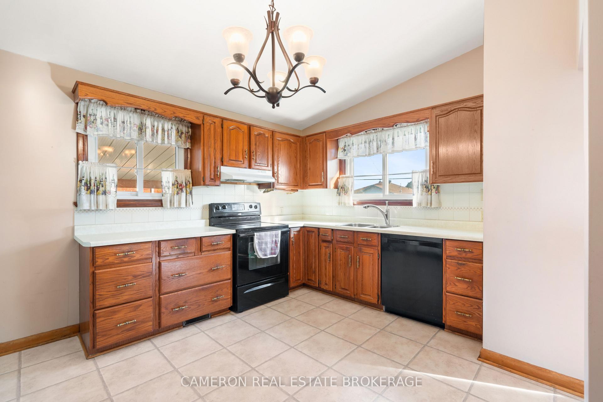Photo 4 of 241 Sunnyside Avenue, Cornwall — HOMEH