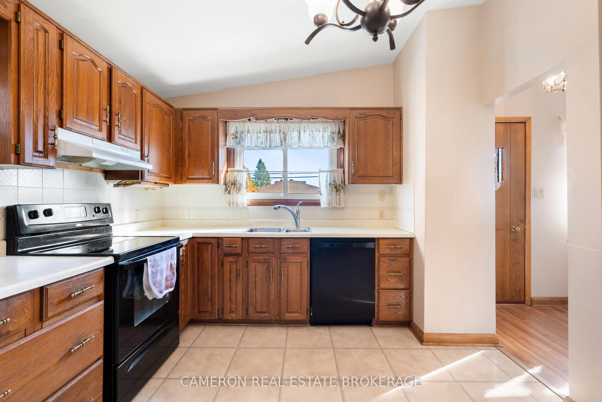 Photo 5 of 241 Sunnyside Avenue, Cornwall — HOMEH