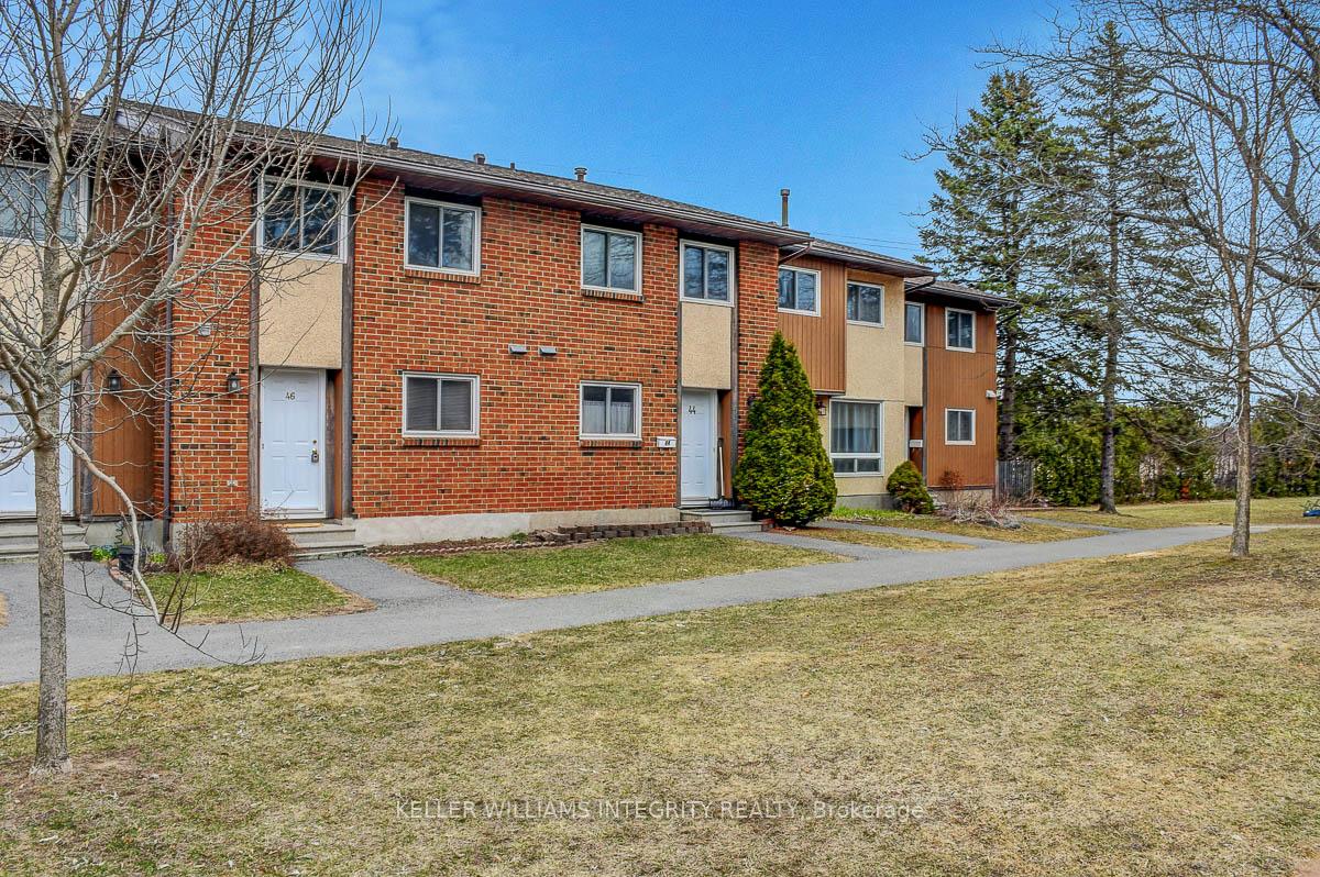 Photo 2 of 46 Bering Court, Ottawa, Kanata - Katimavik — HOMEH