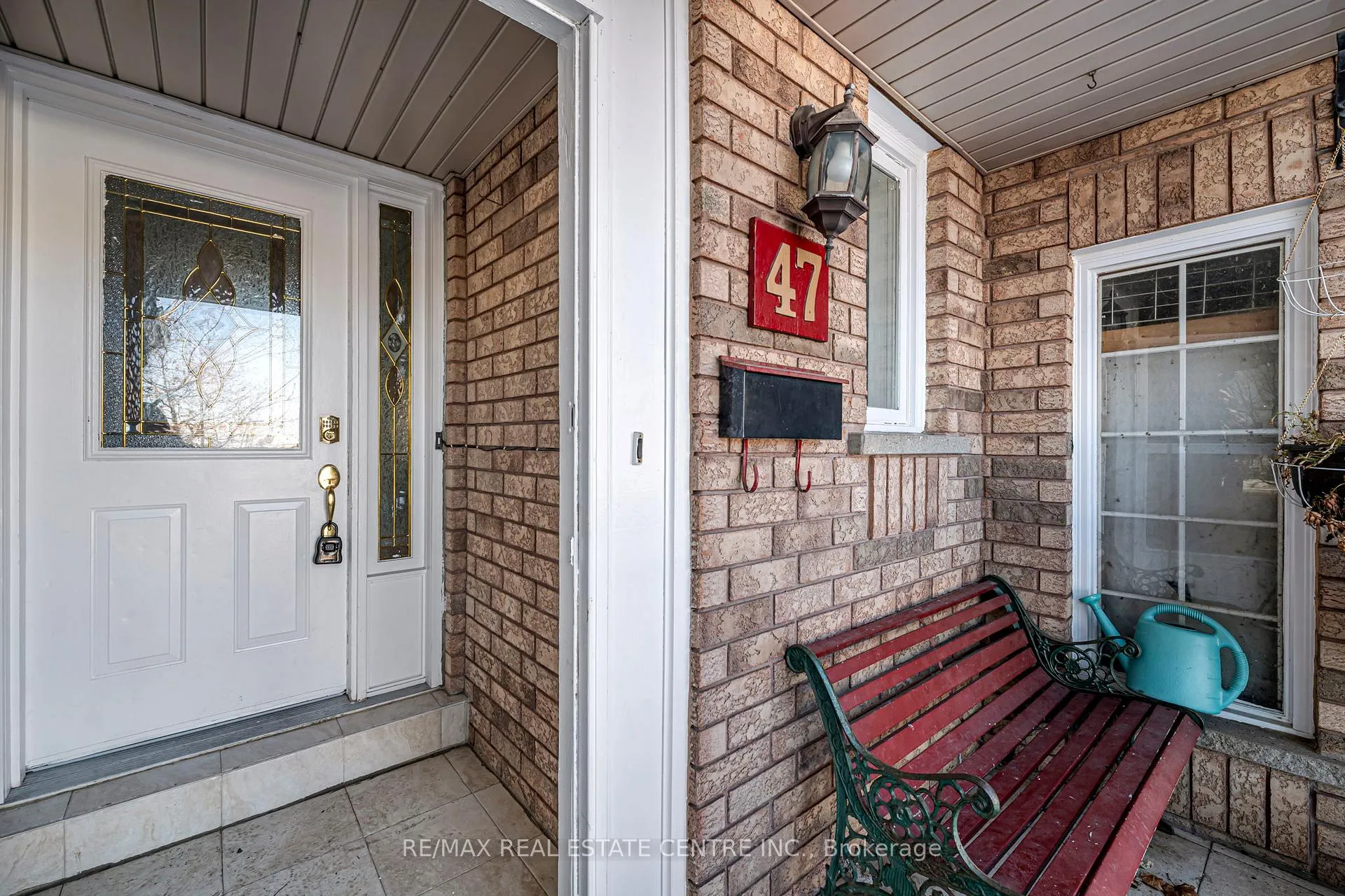 Photo 2 of 47 Brickyard Way N, Brampton, Brampton North — HOMEH