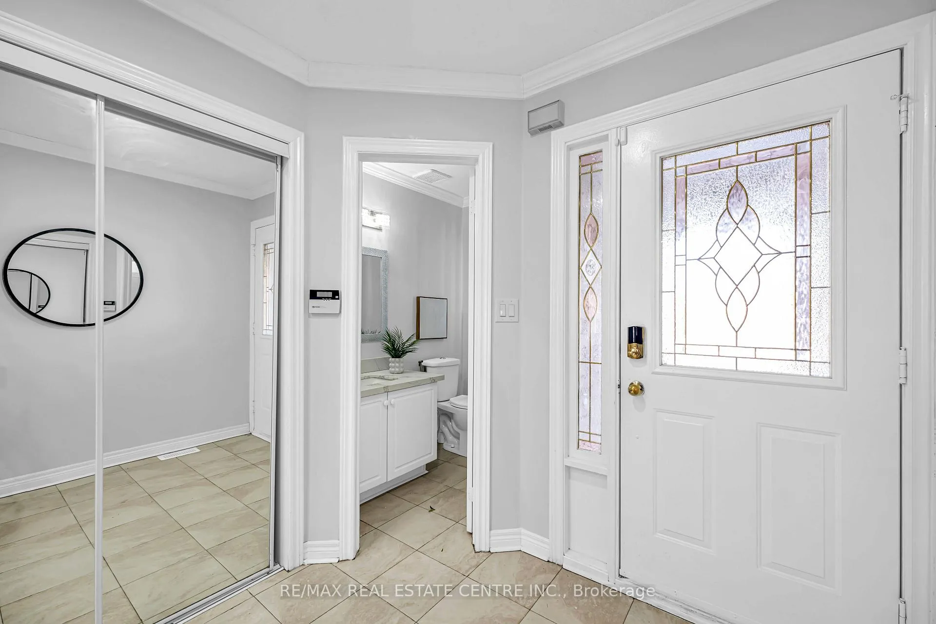 Photo 4 of 47 Brickyard Way N, Brampton, Brampton North — HOMEH