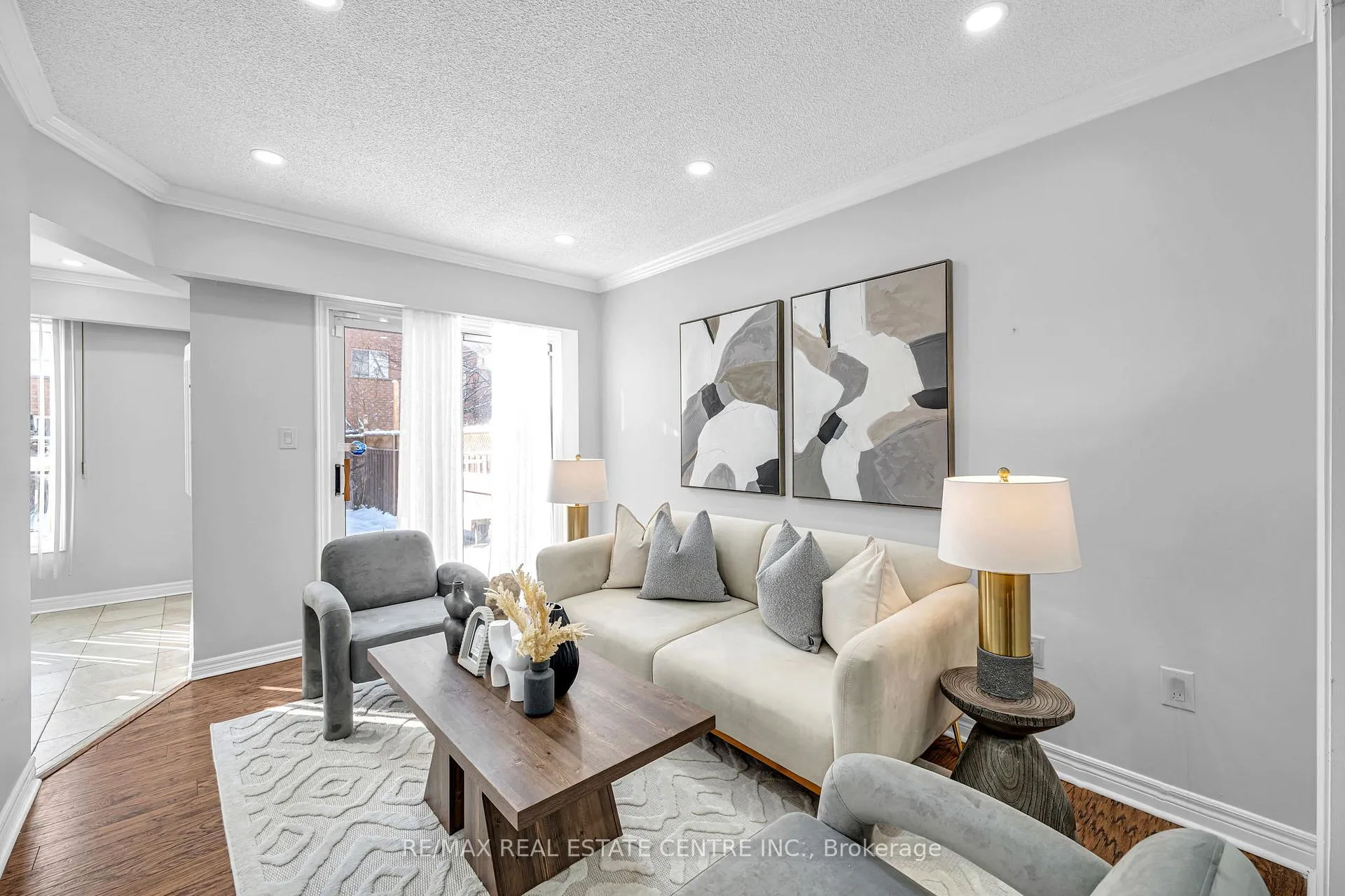 Photo 7 of 47 Brickyard Way N, Brampton, Brampton North — HOMEH