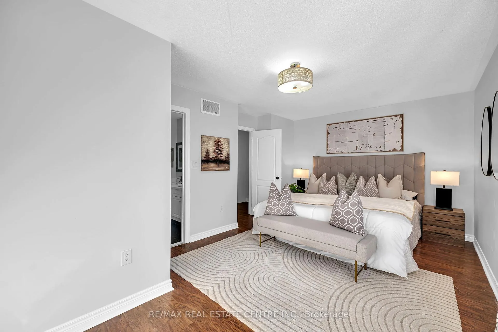 Photo 13 of 47 Brickyard Way N, Brampton, Brampton North — HOMEH