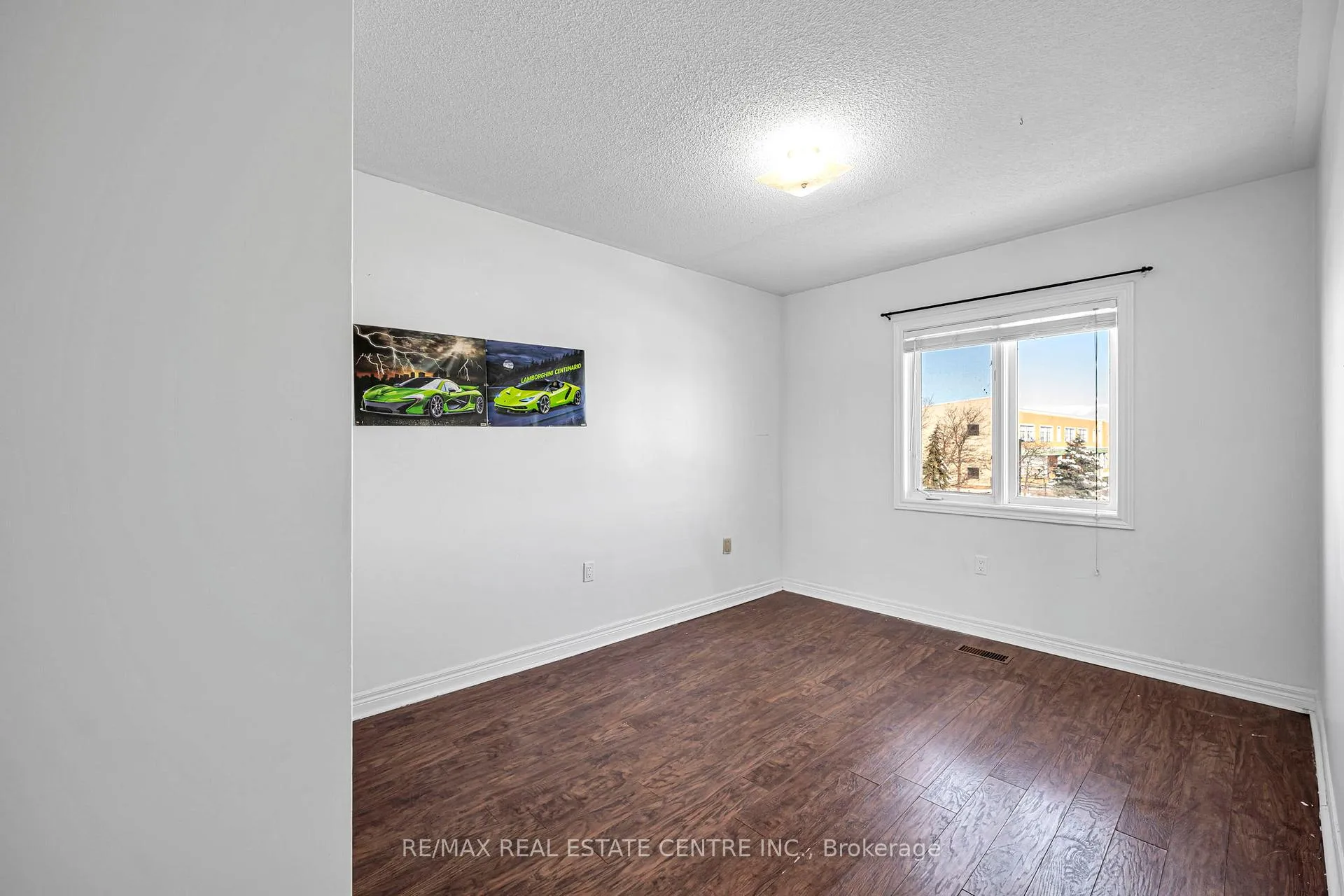 Photo 17 of 47 Brickyard Way N, Brampton, Brampton North — HOMEH