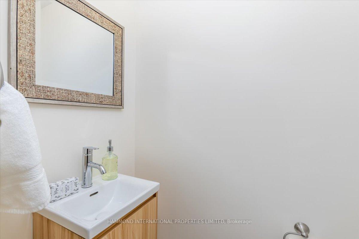 Photo 4 of 35 Stately Way, Markham, Royal Orchard — HOMEH