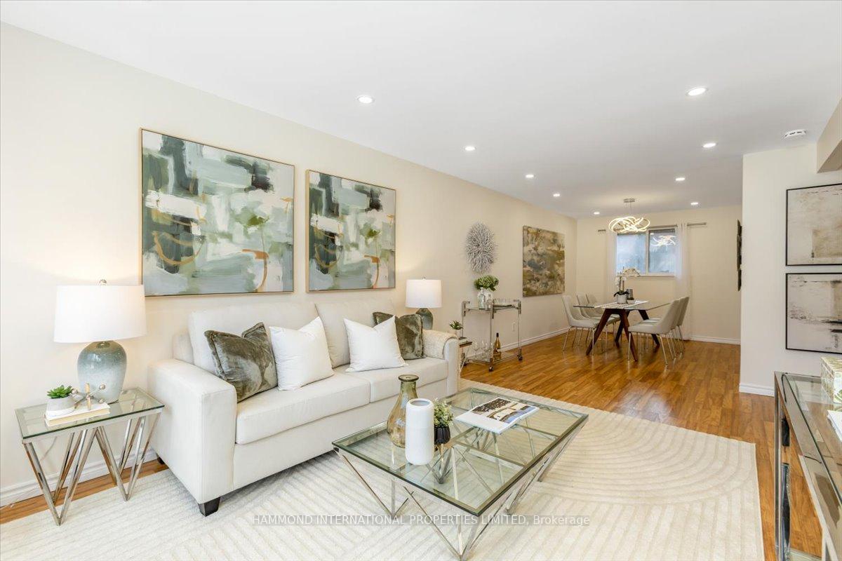 Photo 5 of 35 Stately Way, Markham, Royal Orchard — HOMEH
