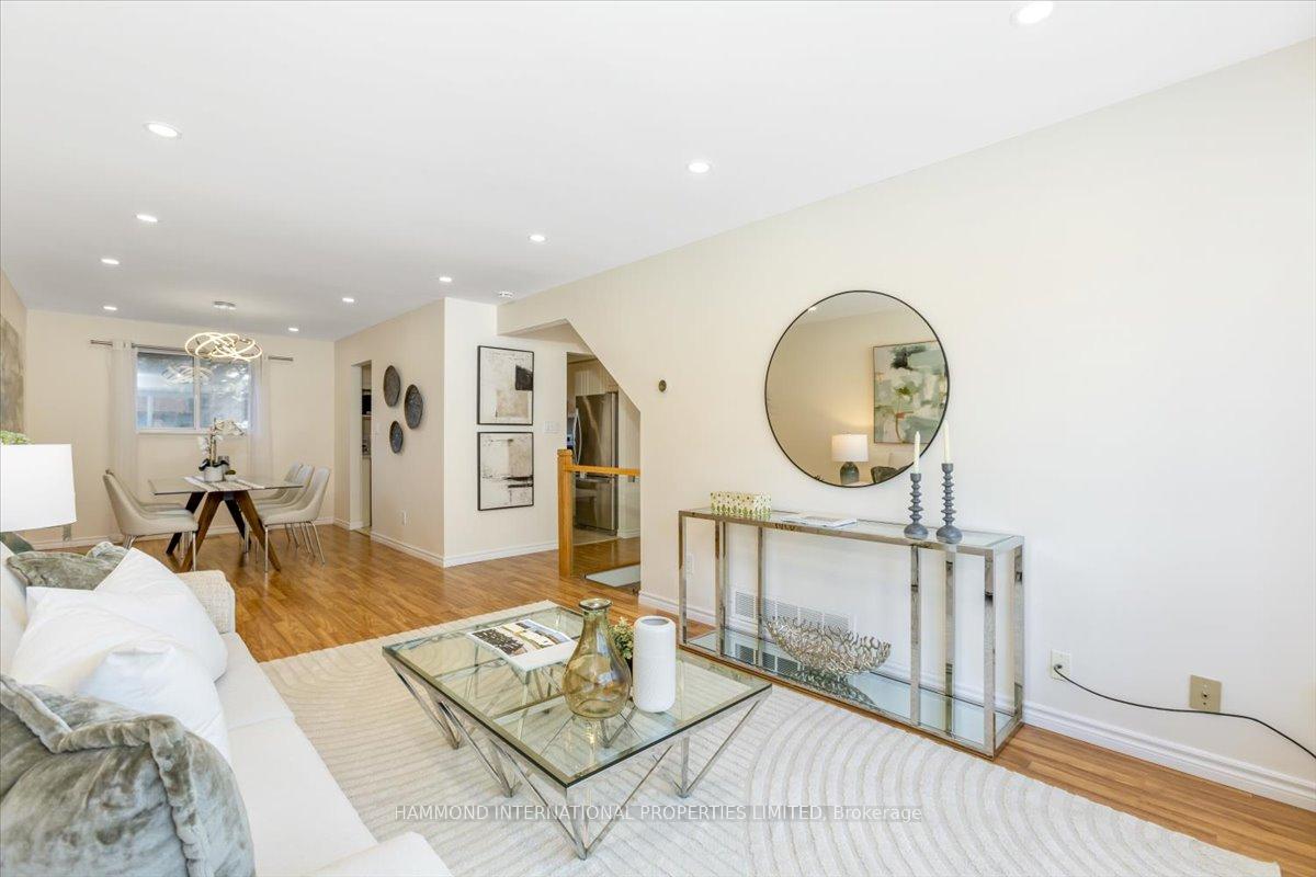 Photo 7 of 35 Stately Way, Markham, Royal Orchard — HOMEH