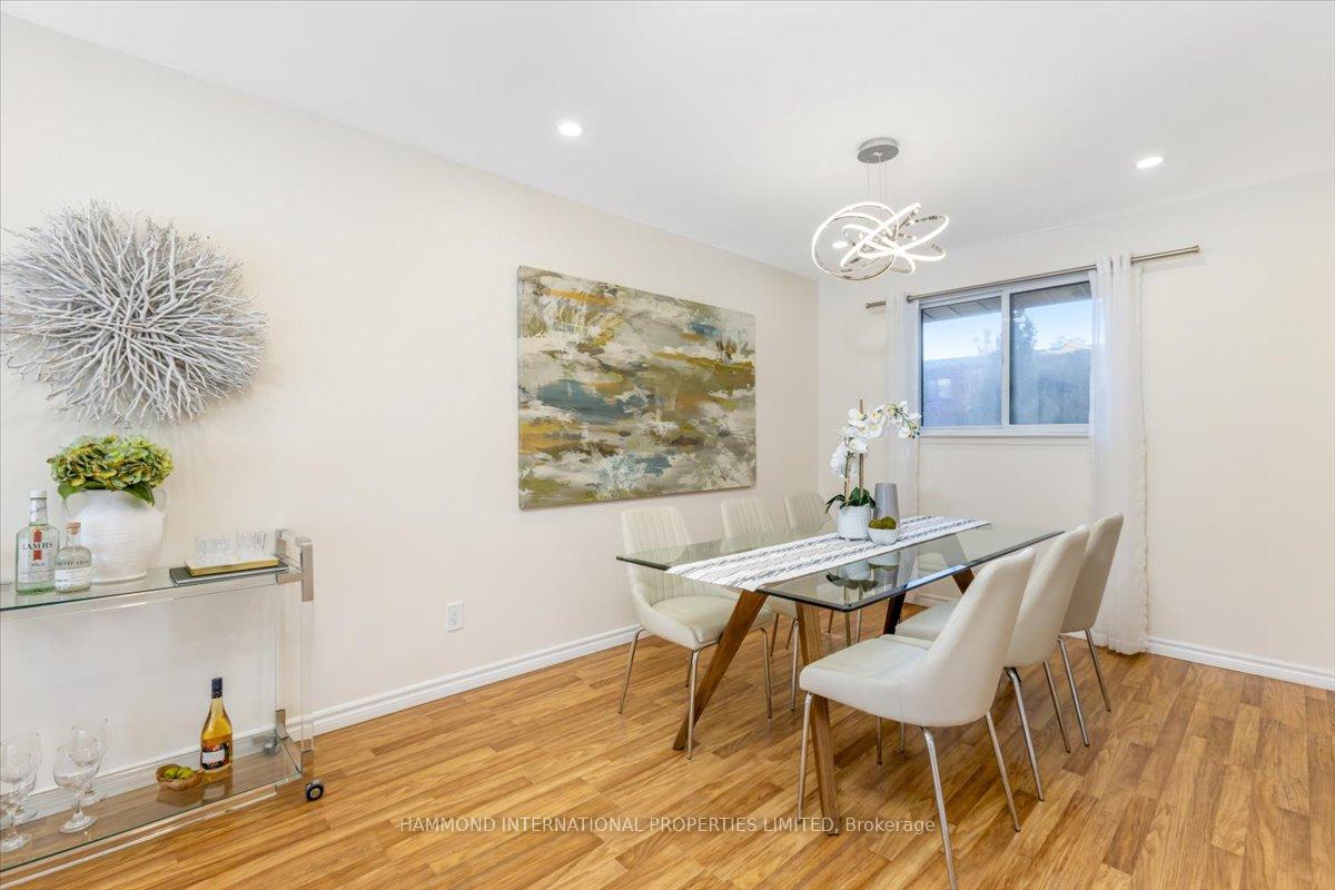 Photo 8 of 35 Stately Way, Markham, Royal Orchard — HOMEH