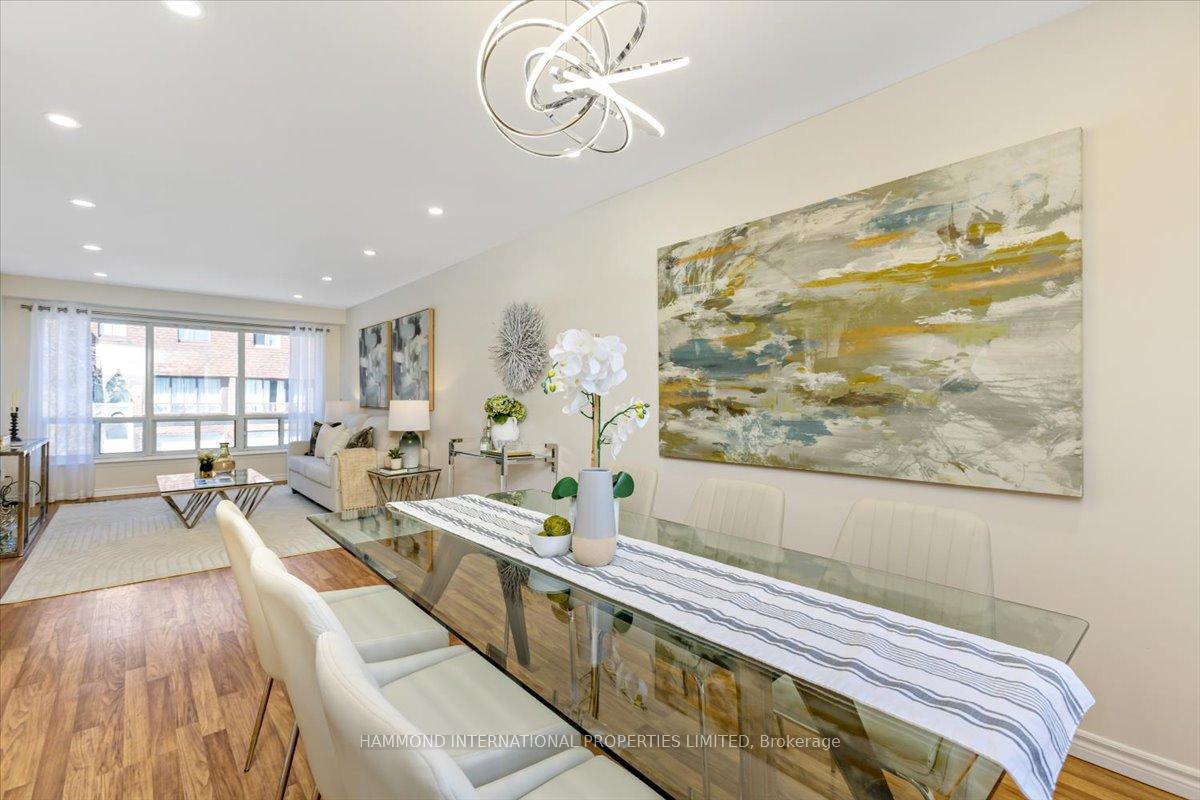 Photo 10 of 35 Stately Way, Markham, Royal Orchard — HOMEH
