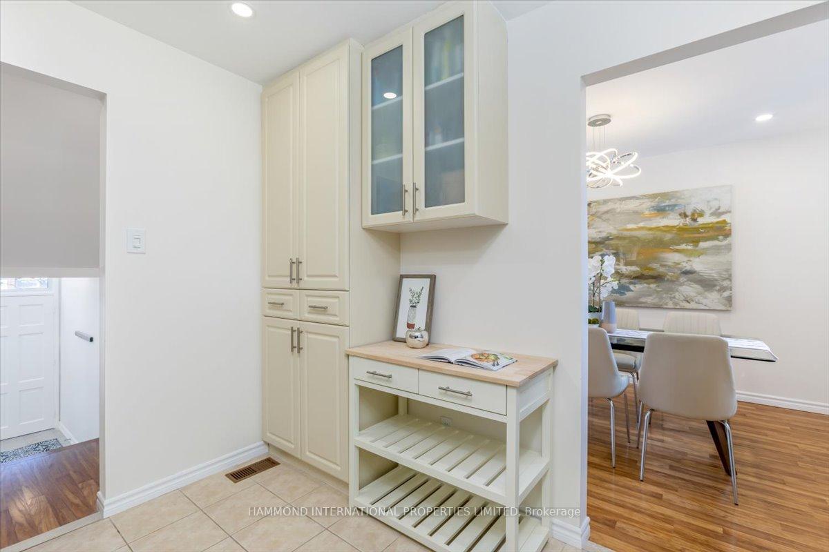 Photo 14 of 35 Stately Way, Markham, Royal Orchard — HOMEH