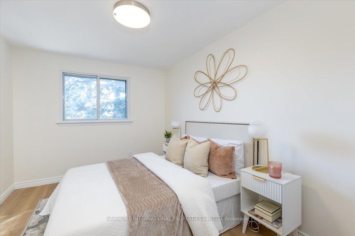 Photo 18 of 35 Stately Way, Markham, Royal Orchard — HOMEH