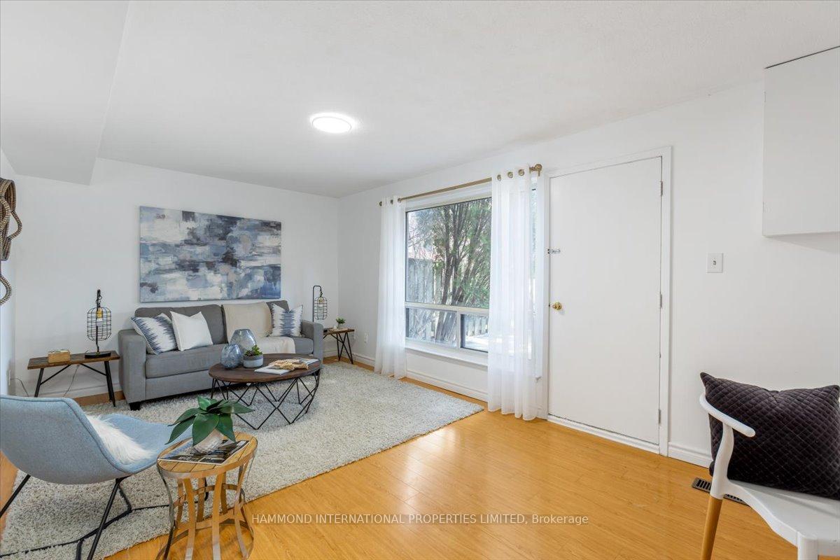 Photo 21 of 35 Stately Way, Markham, Royal Orchard — HOMEH