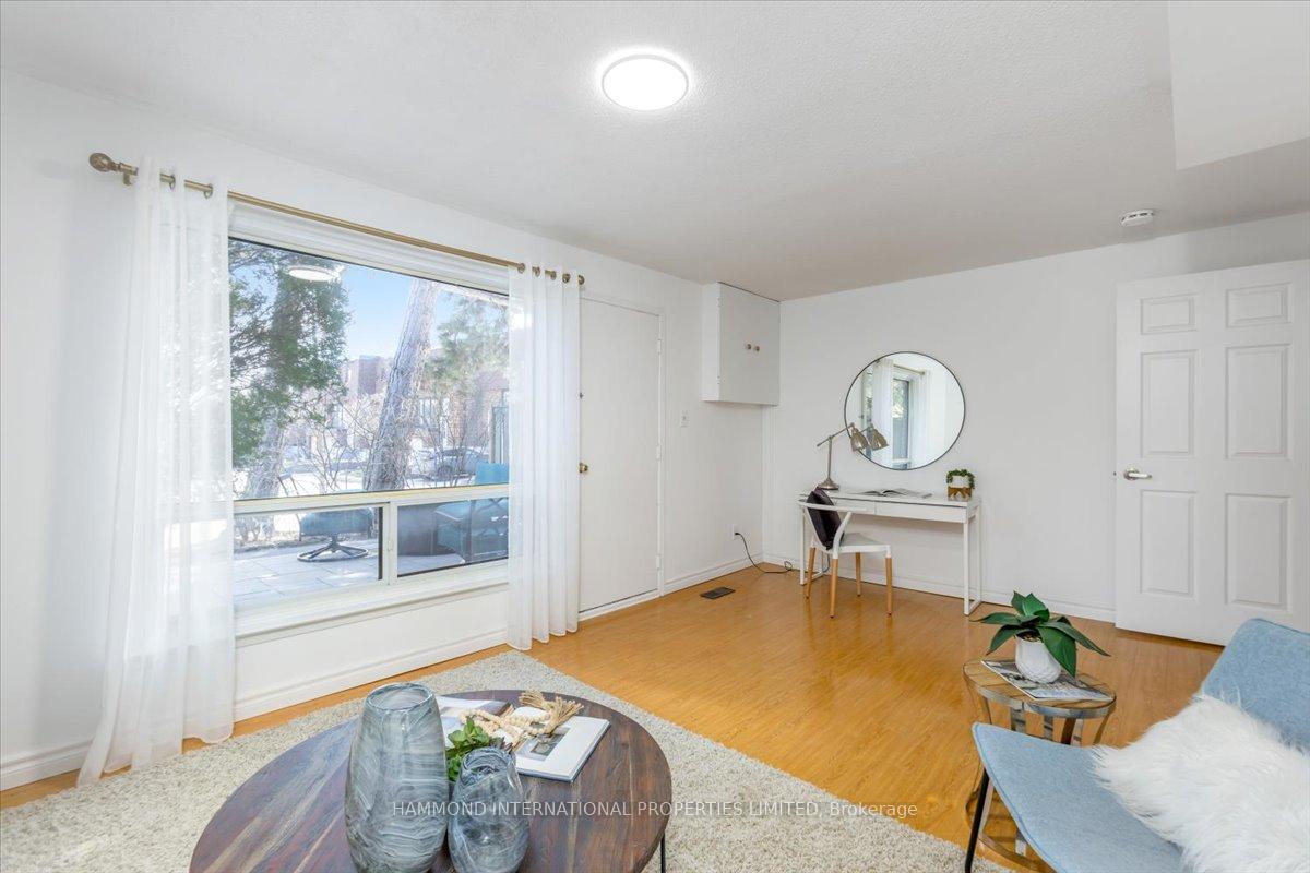 Photo 22 of 35 Stately Way, Markham, Royal Orchard — HOMEH