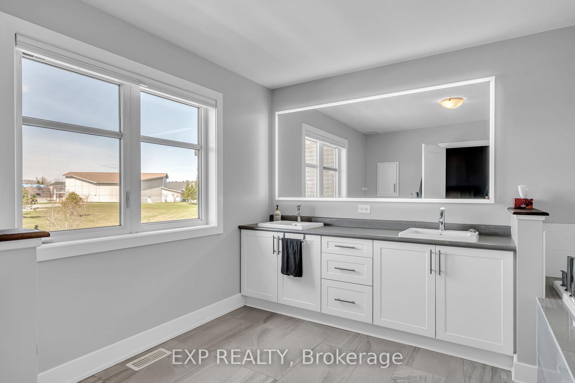 Photo 32 of 2114 Helene-Campbell Road, Ottawa, Barrhaven - Cedargrove/Fraserdale — HOMEH