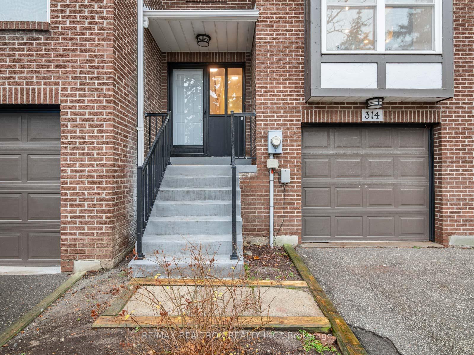 Photo 2 of Unit 43, 314 Simonston Boulevard W, Markham, German Mills — HOMEH