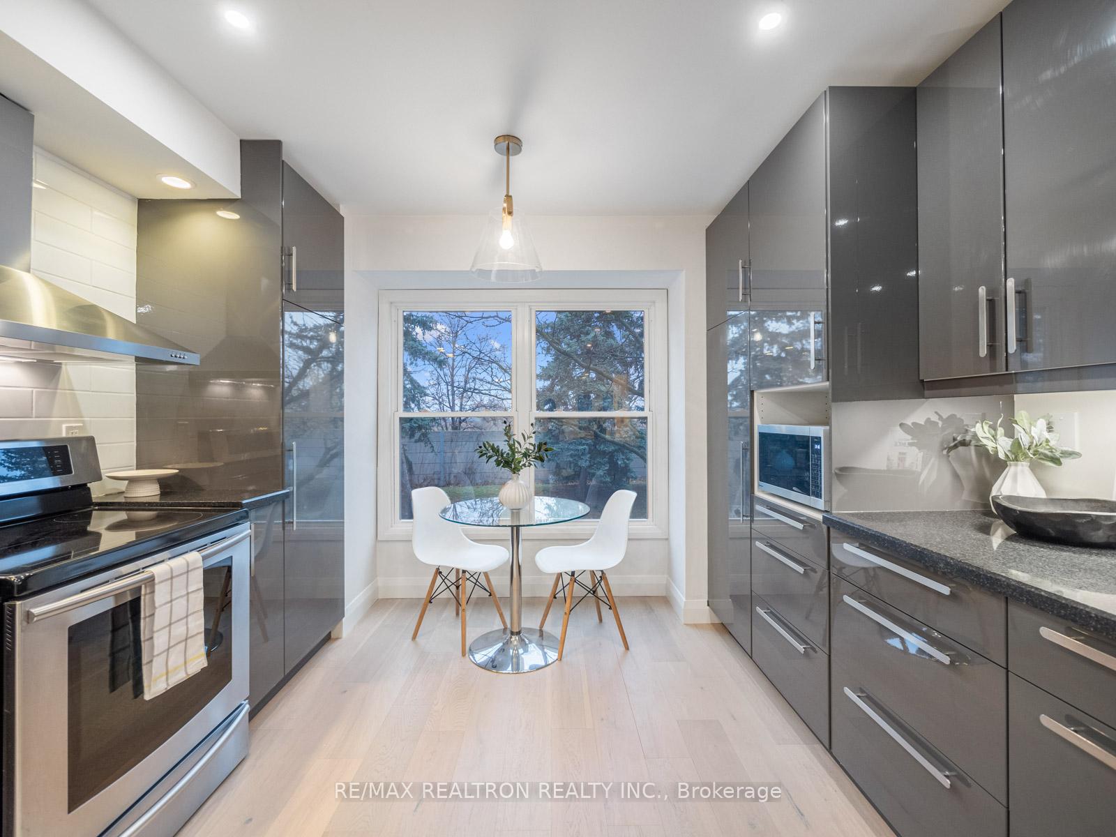 Photo 6 of Unit 43, 314 Simonston Boulevard W, Markham, German Mills — HOMEH