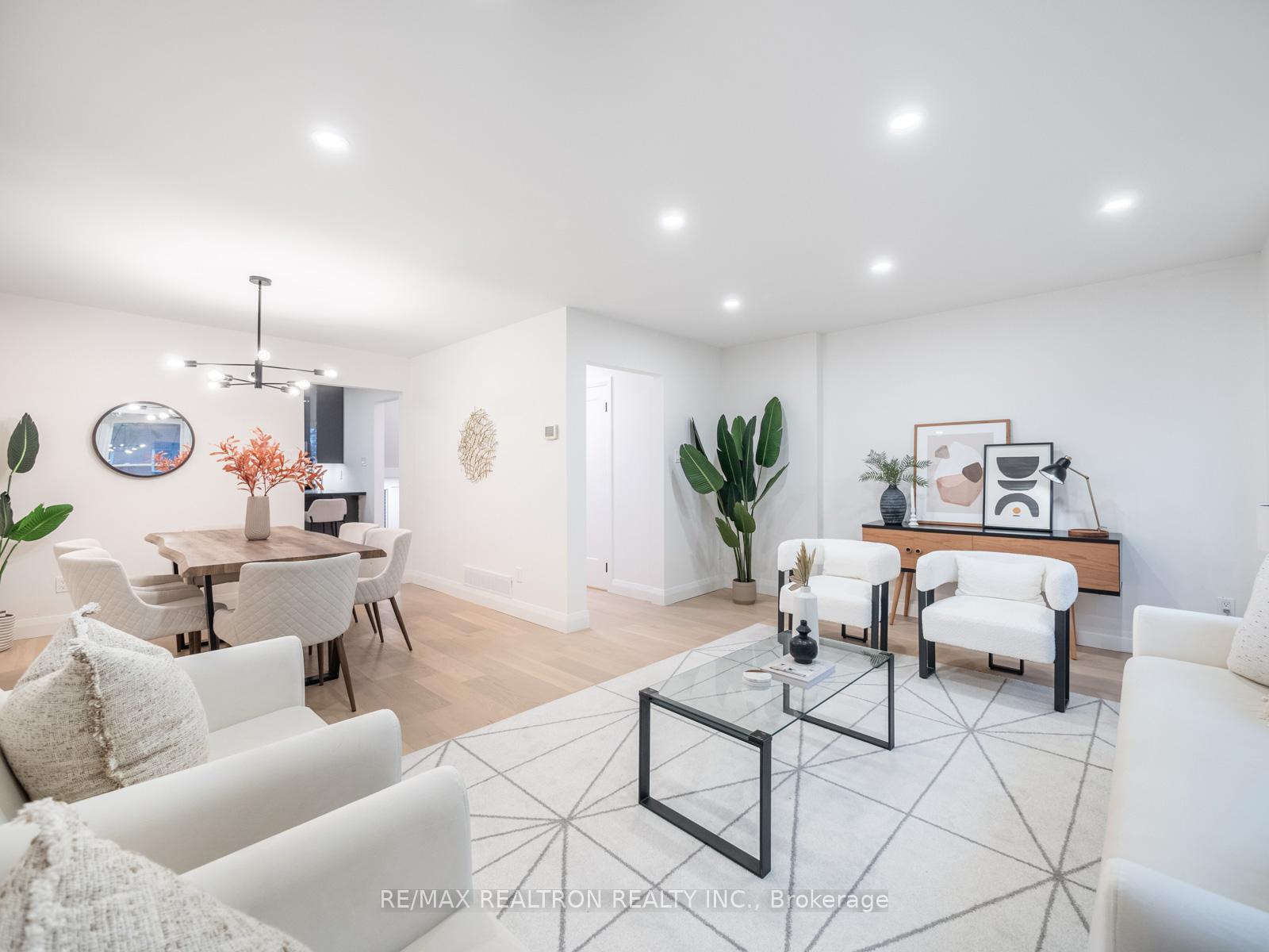 Photo 11 of Unit 43, 314 Simonston Boulevard W, Markham, German Mills — HOMEH
