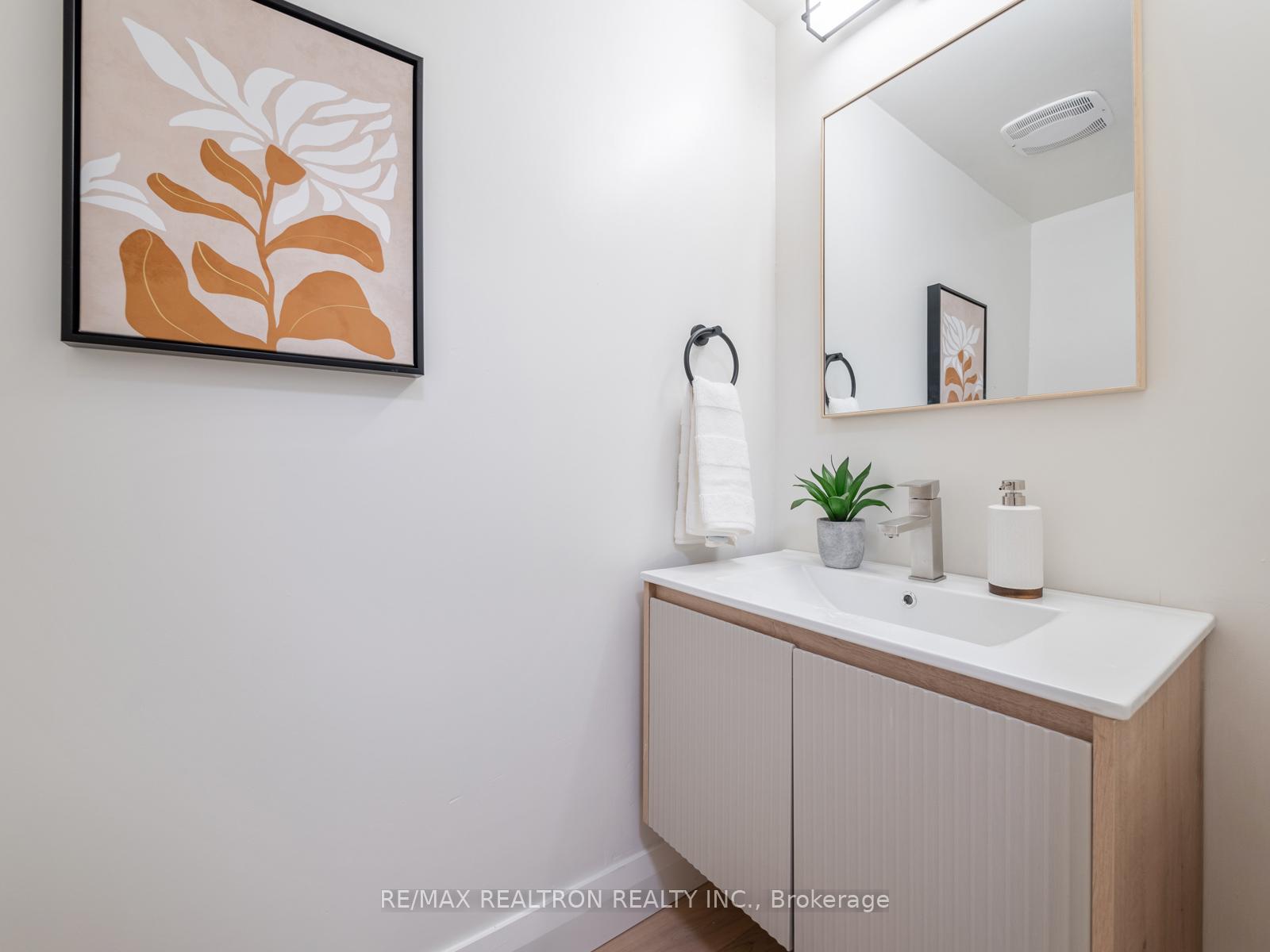 Photo 12 of Unit 43, 314 Simonston Boulevard W, Markham, German Mills — HOMEH