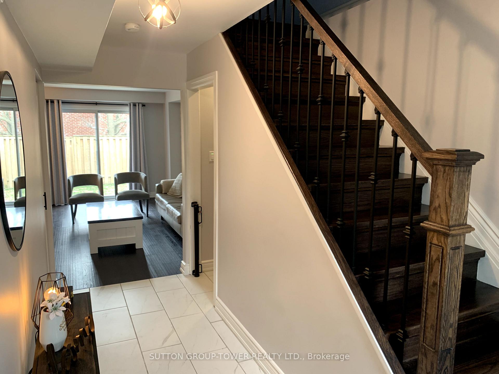 Photo 3 of 2 Harris Way, Markham, Aileen-Willowbrook — HOMEH