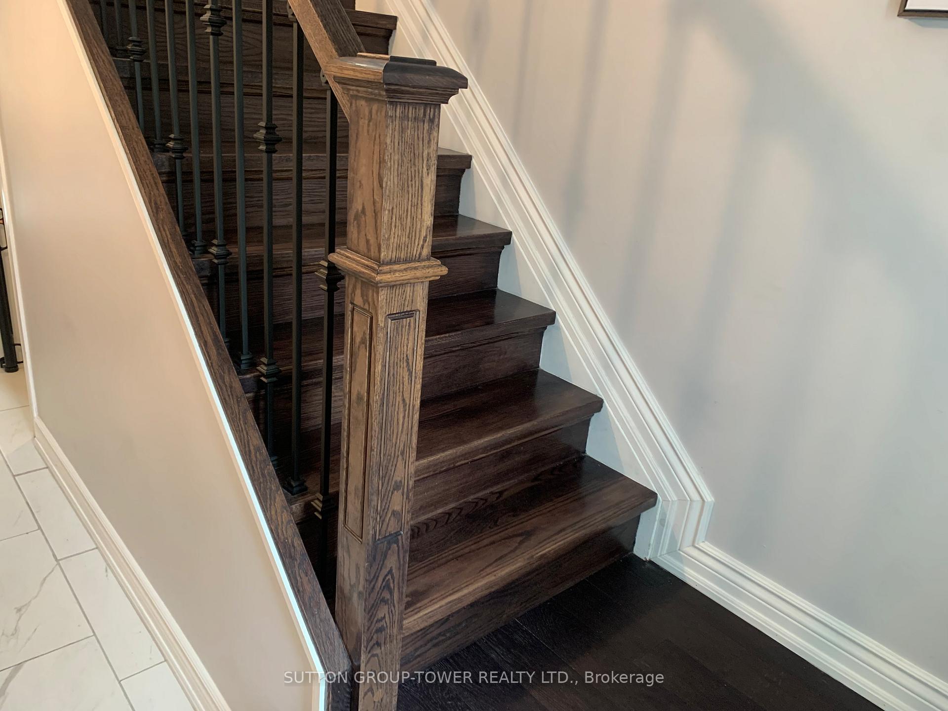 Photo 4 of 2 Harris Way, Markham, Aileen-Willowbrook — HOMEH