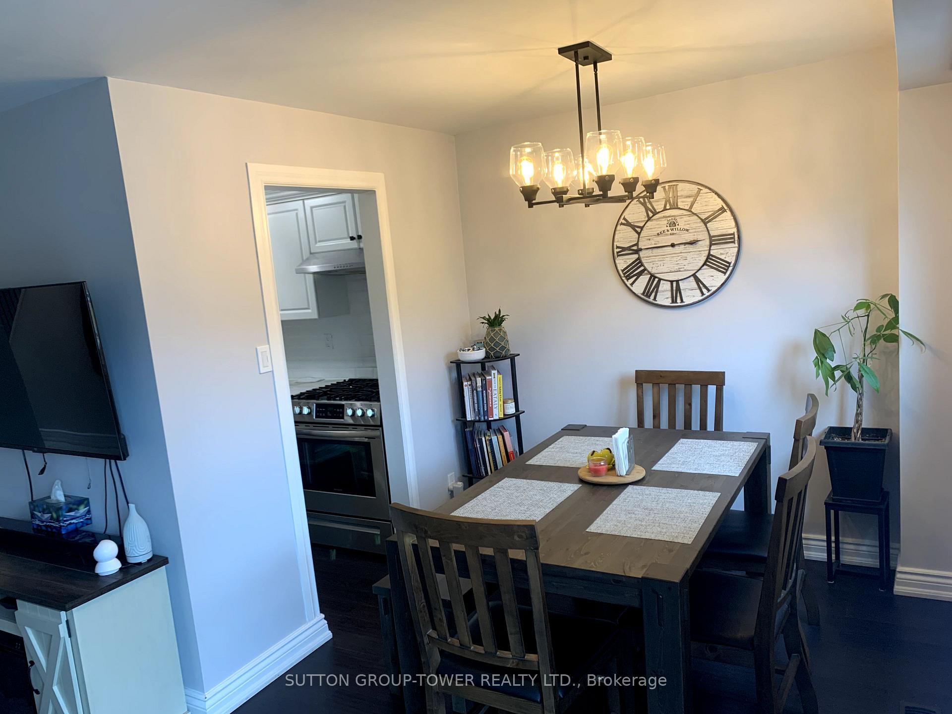 Photo 10 of 2 Harris Way, Markham, Aileen-Willowbrook — HOMEH
