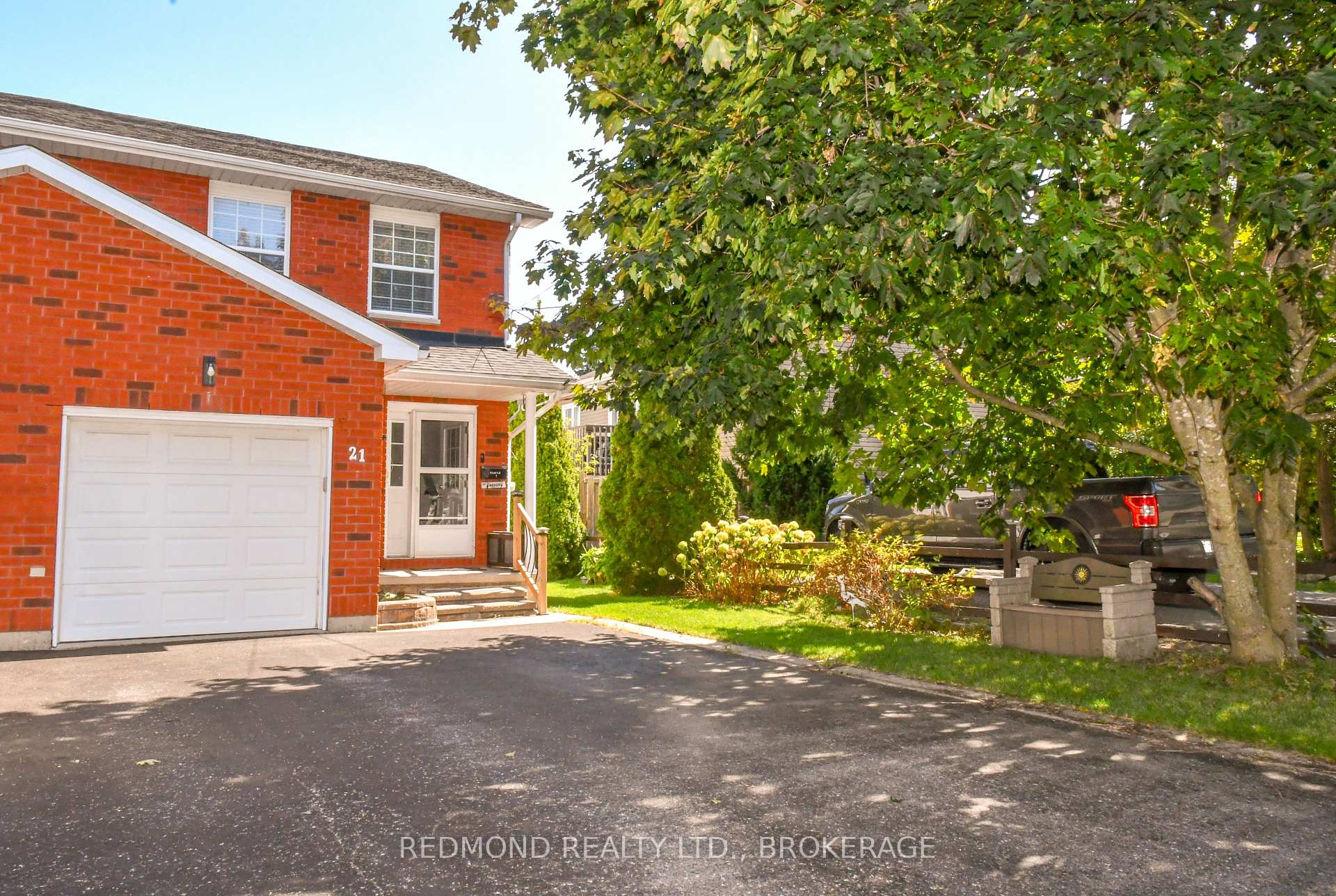 Photo 3 of 21 Elm Street, Gananoque — HOMEH