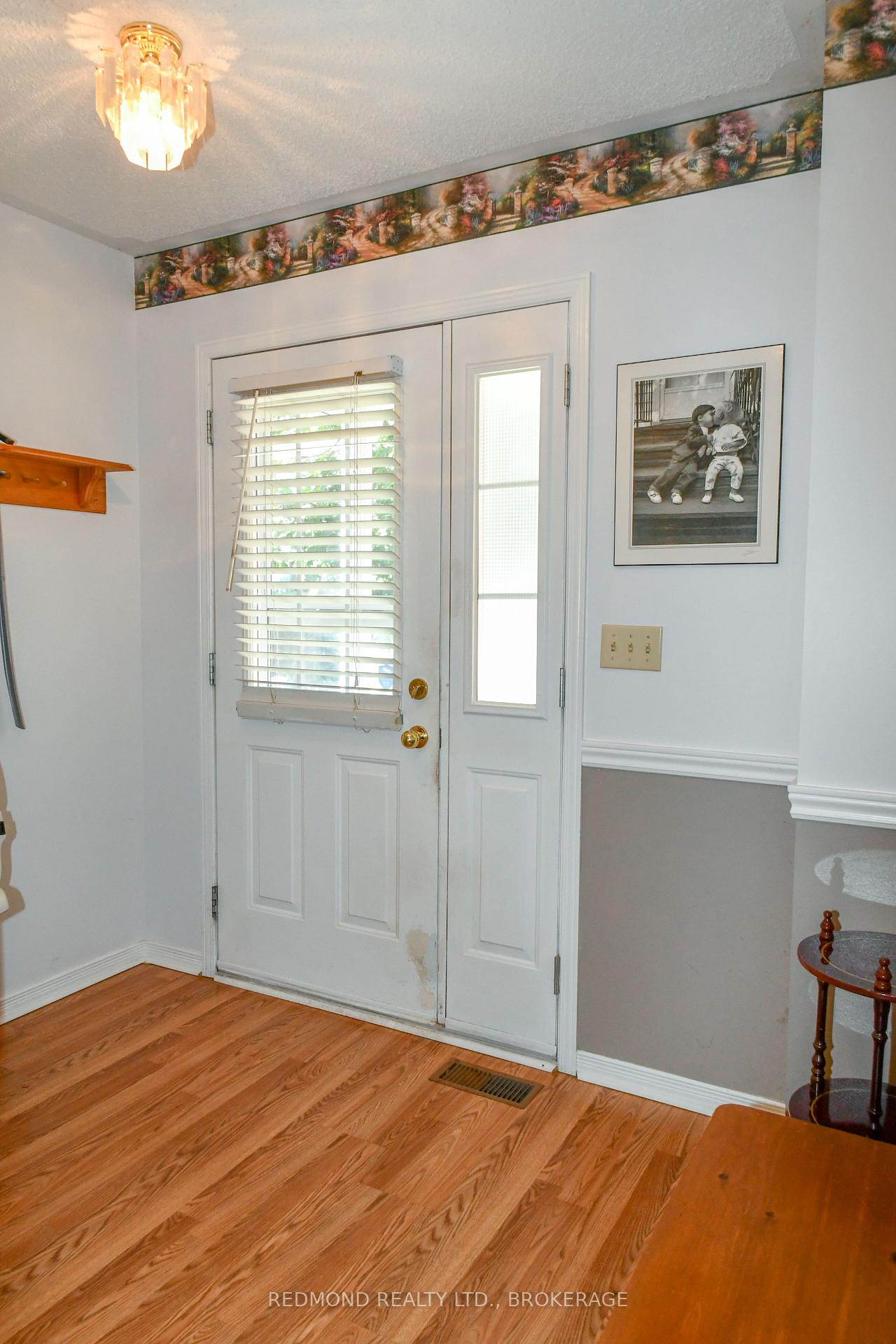 Photo 5 of 21 Elm Street, Gananoque — HOMEH