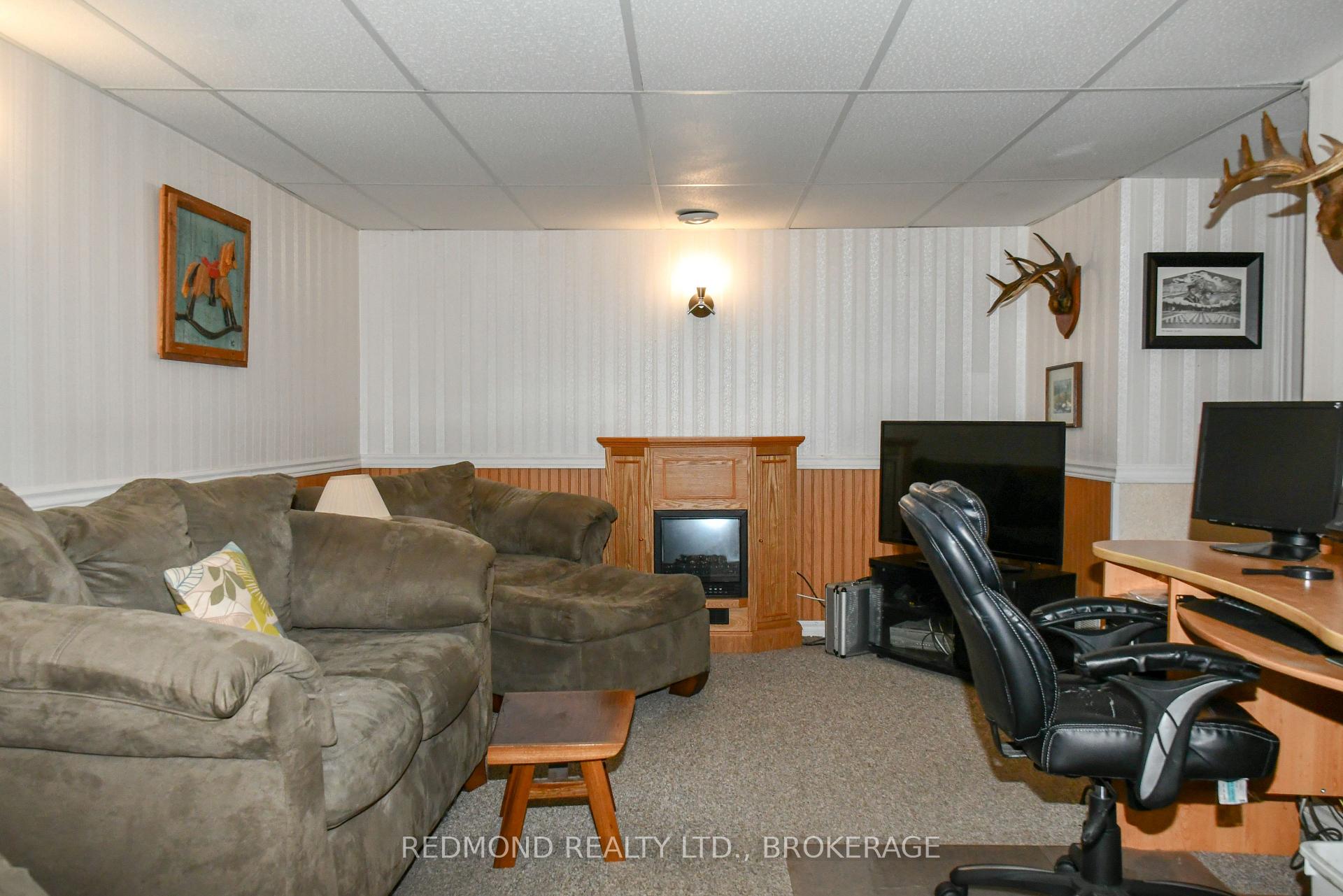Photo 25 of 21 Elm Street, Gananoque — HOMEH